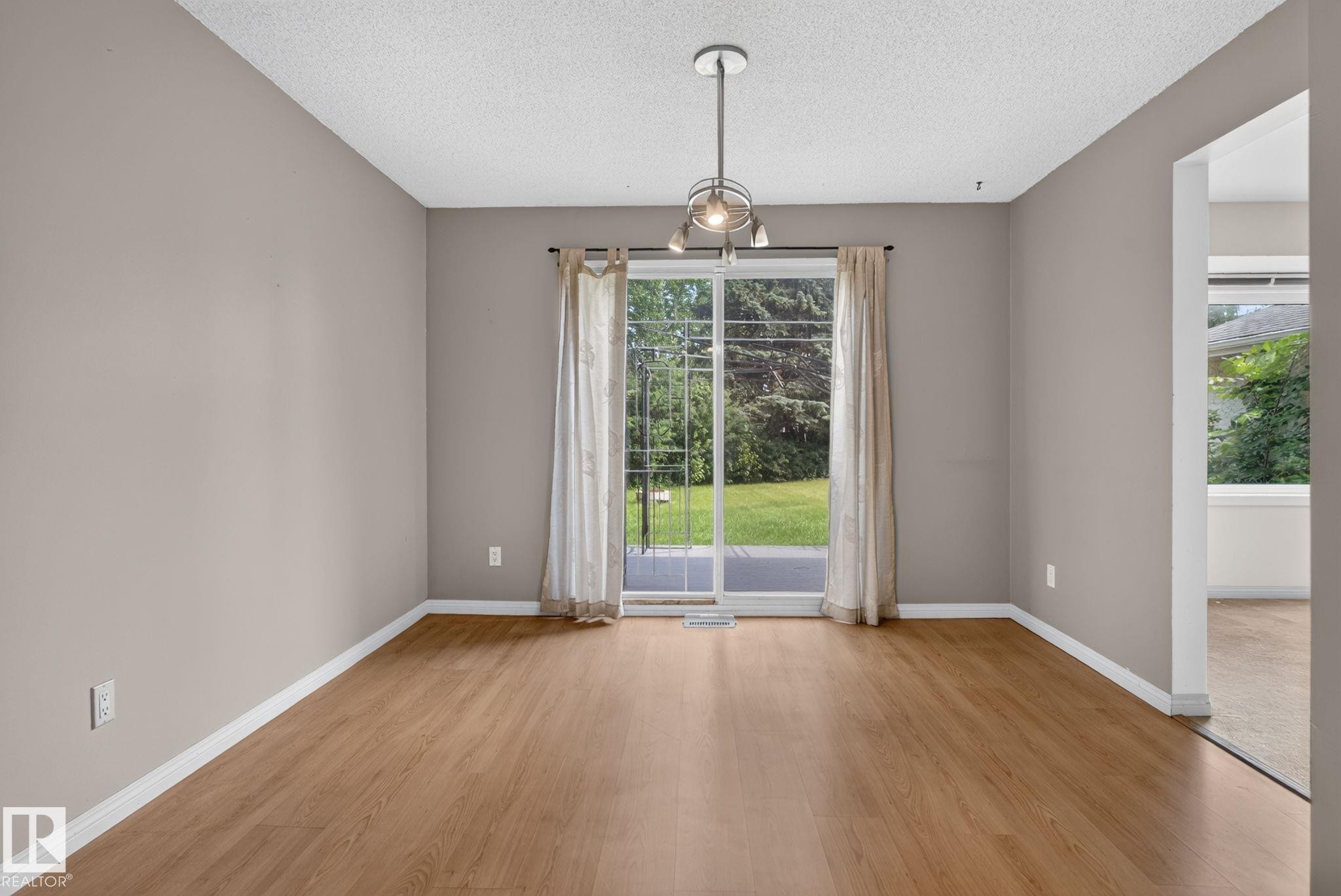 14703 58 Ave Nw, Edmonton, AB
