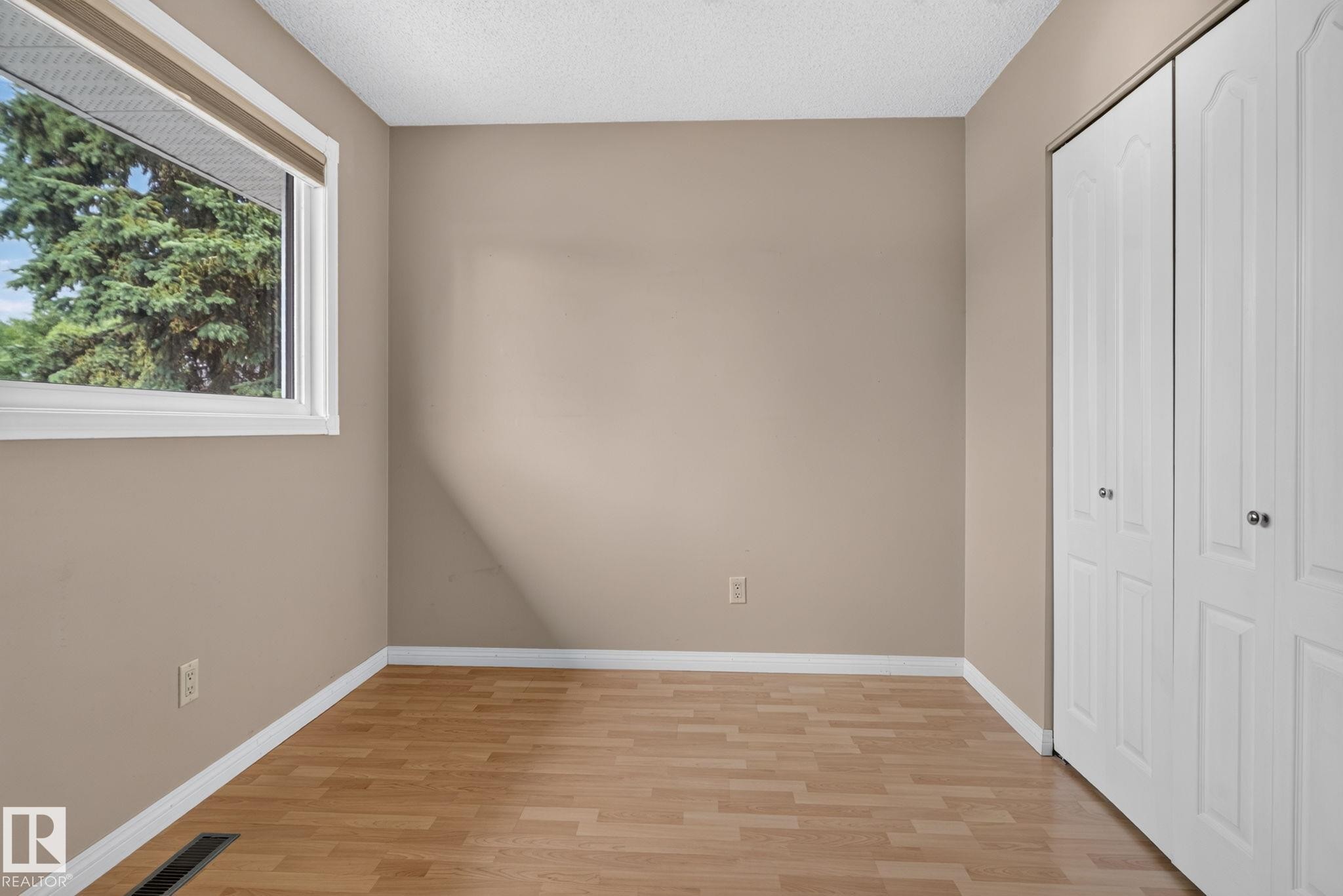 14703 58 Ave Nw, Edmonton, AB