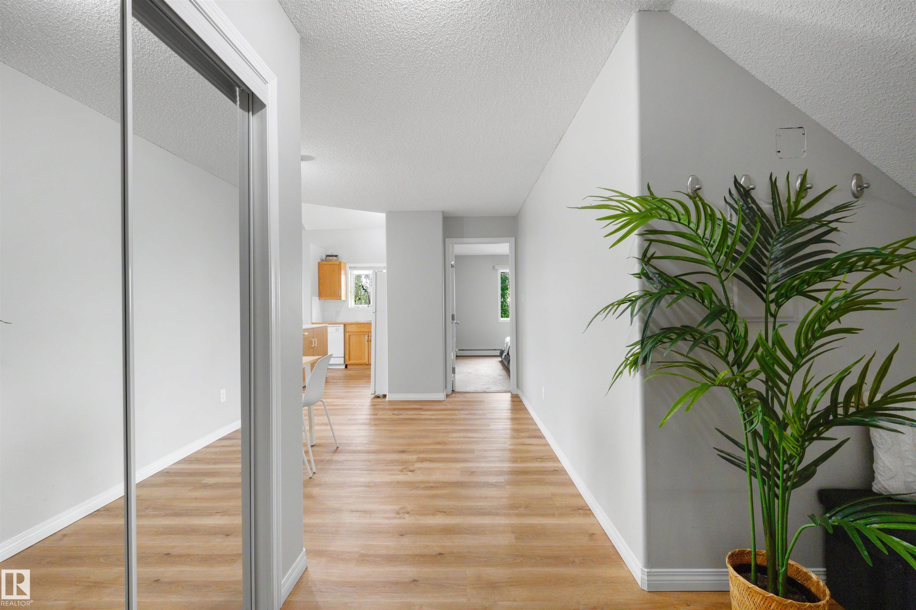 #427 3425 19 St Nw, Edmonton, AB