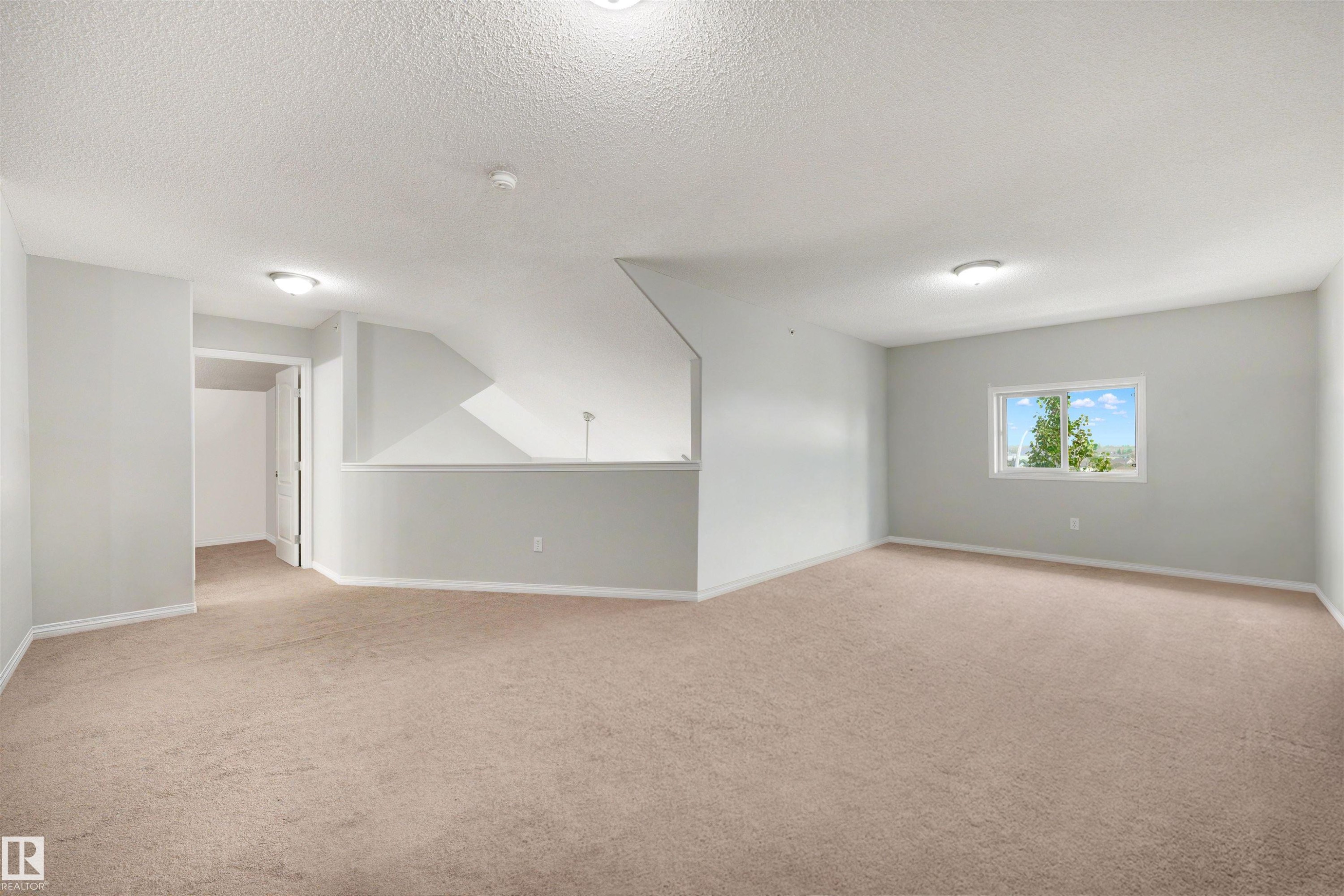 #427 3425 19 St Nw, Edmonton, AB