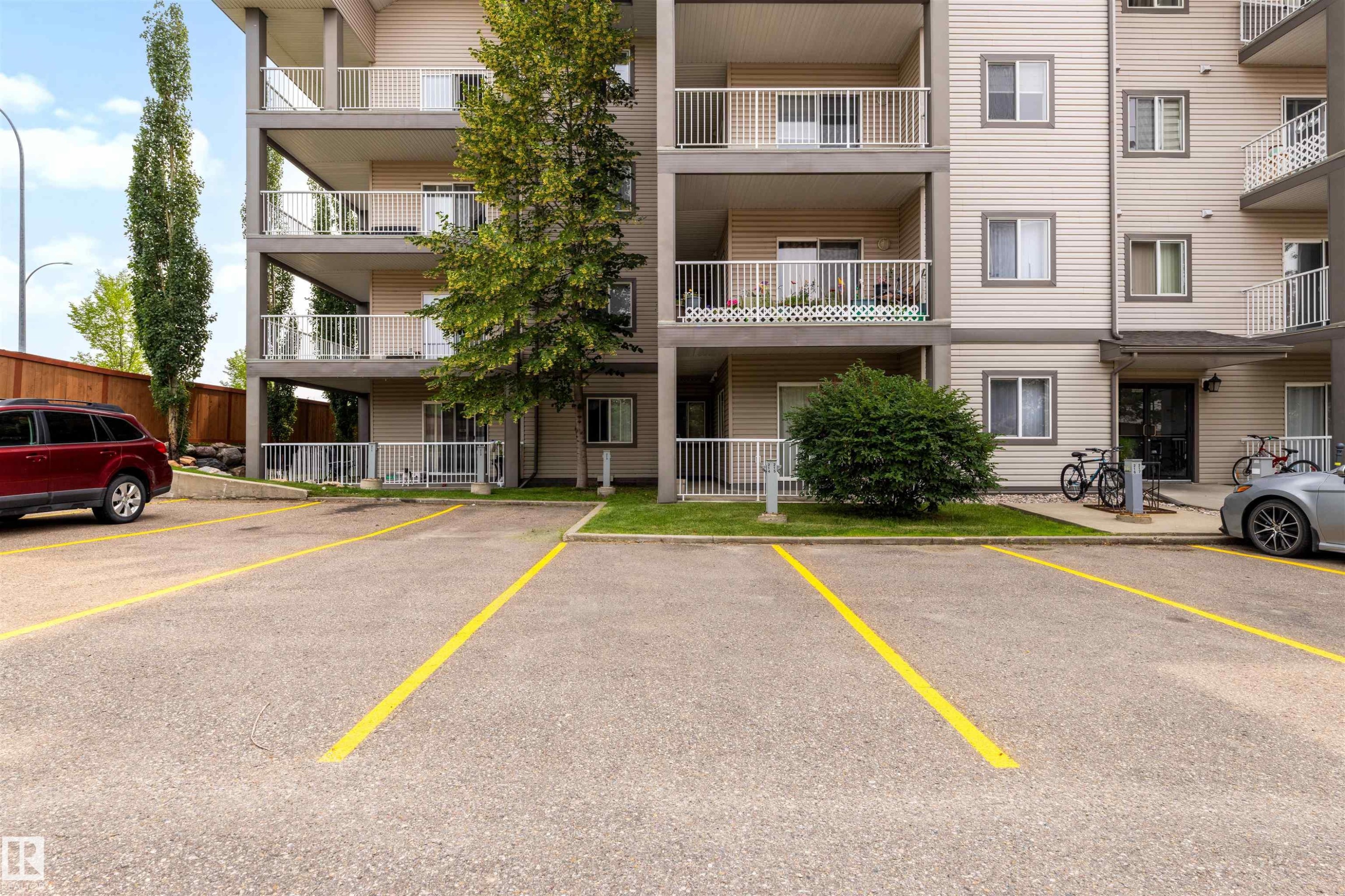#427 3425 19 St Nw, Edmonton, AB