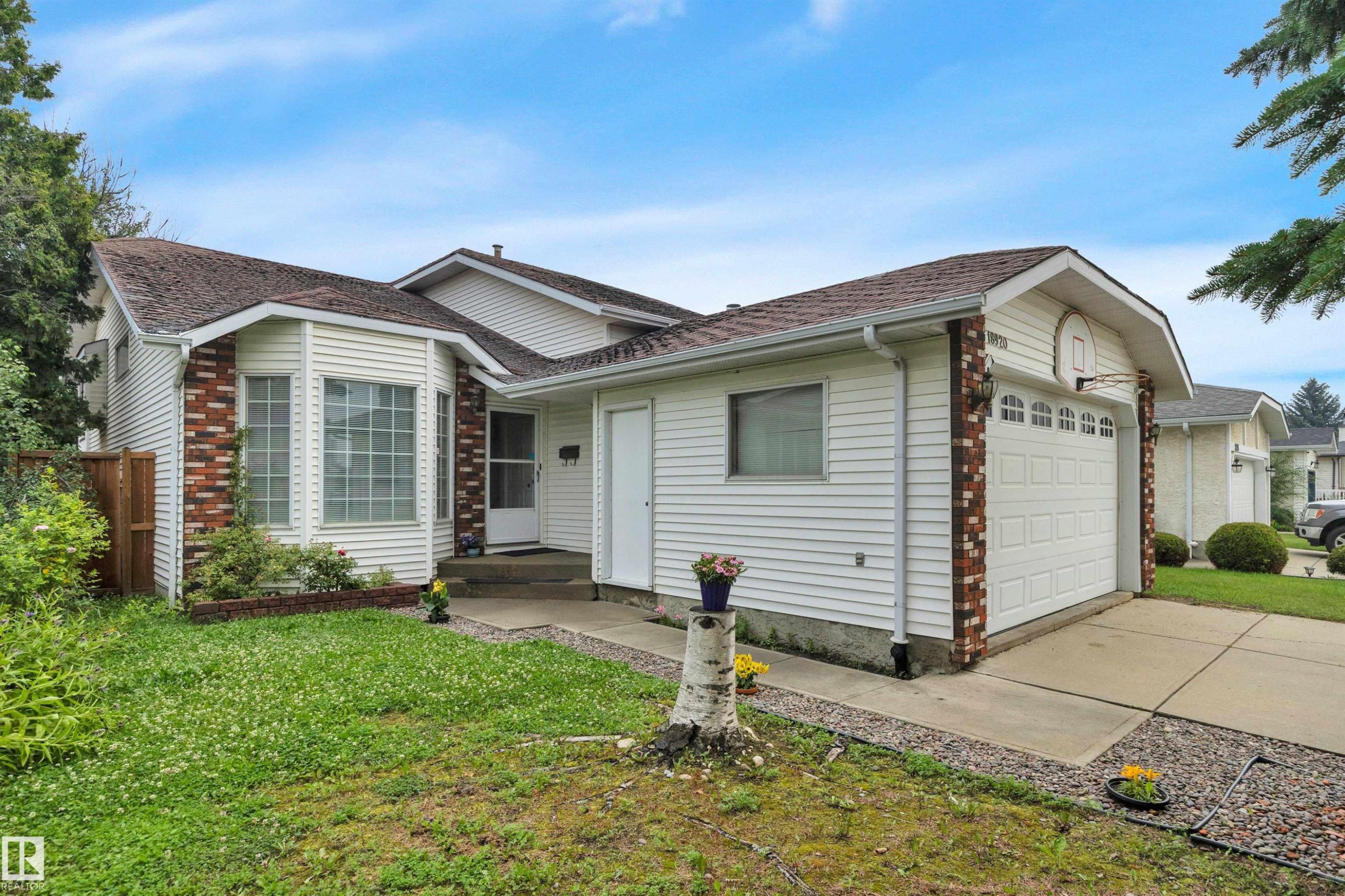 18920 78 Avenue Nw, Edmonton, AB - Outdoor