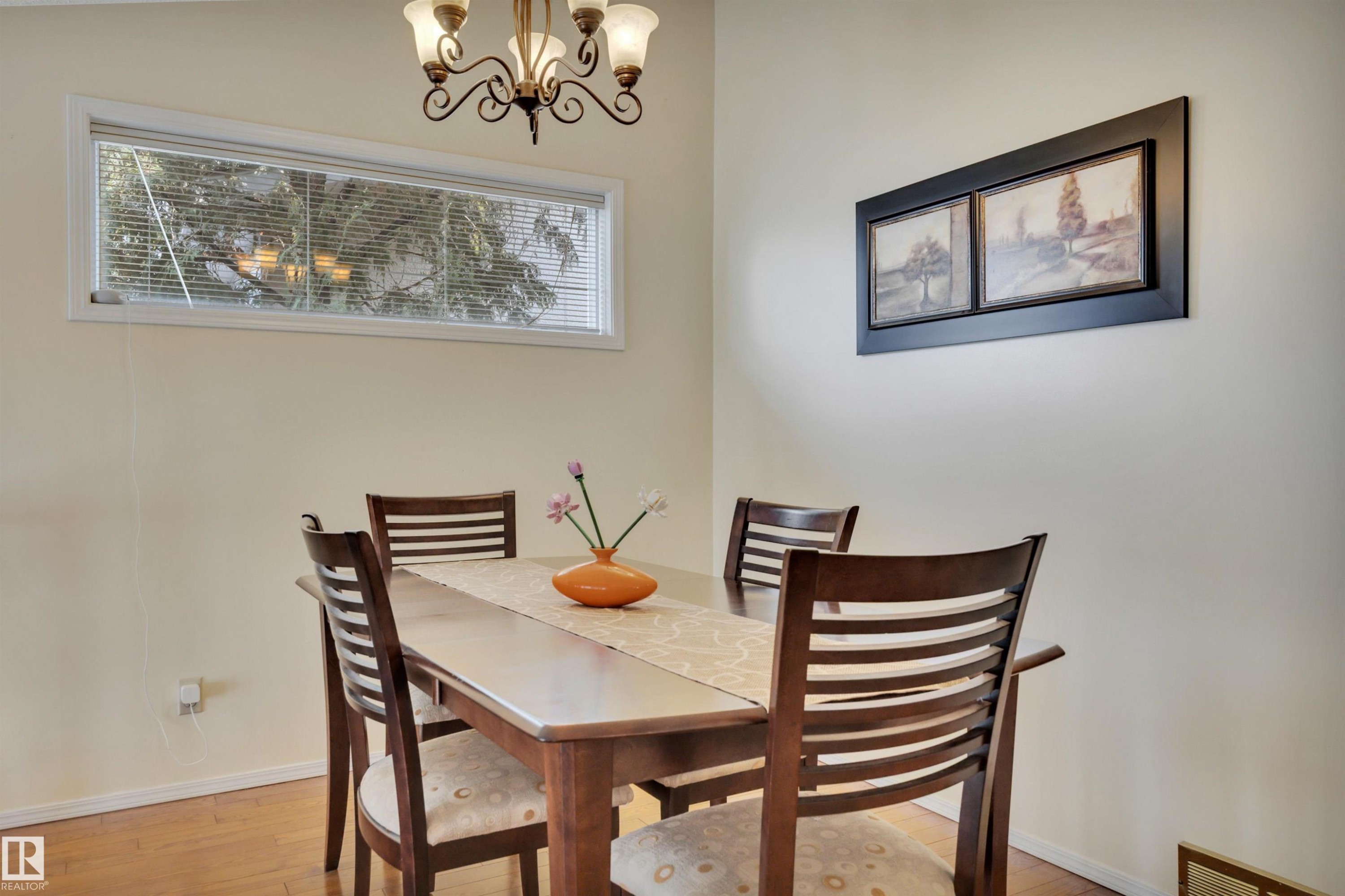 18920 78 Avenue Nw, Edmonton, AB - Indoor Photo Showing Dining Room