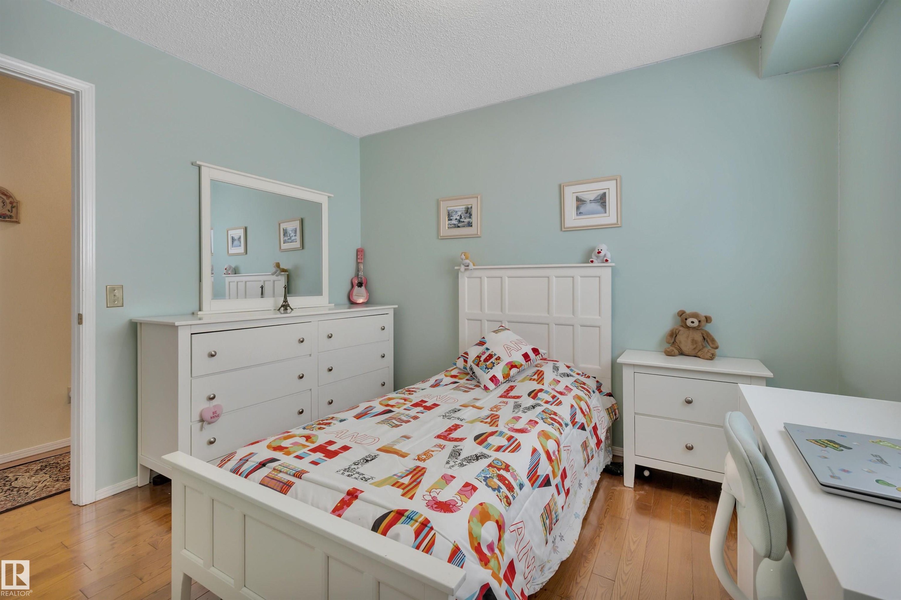 18920 78 Avenue Nw, Edmonton, AB - Indoor Photo Showing Bedroom
