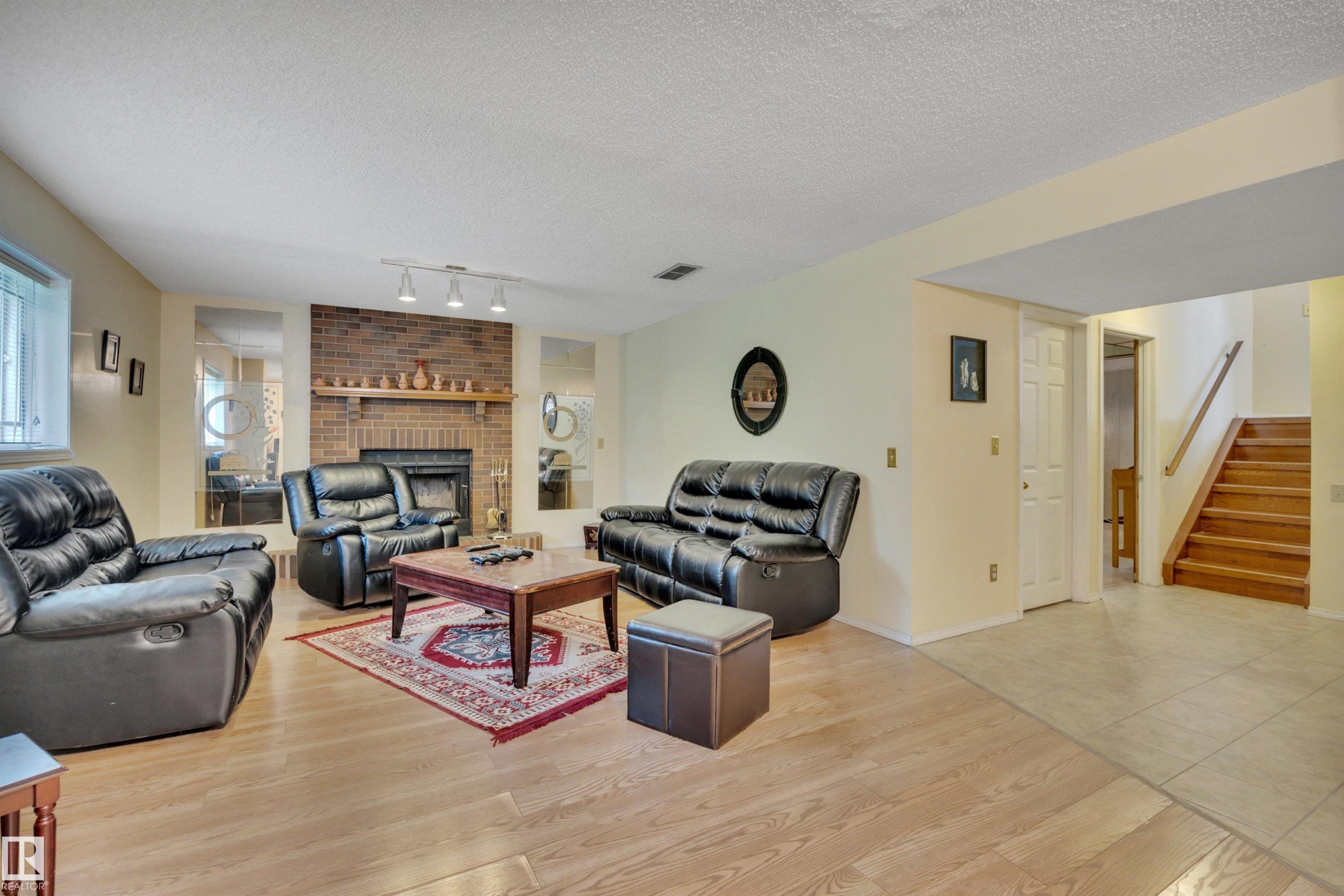 18920 78 Avenue Nw, Edmonton, AB - Indoor Photo Showing Living Room With Fireplace