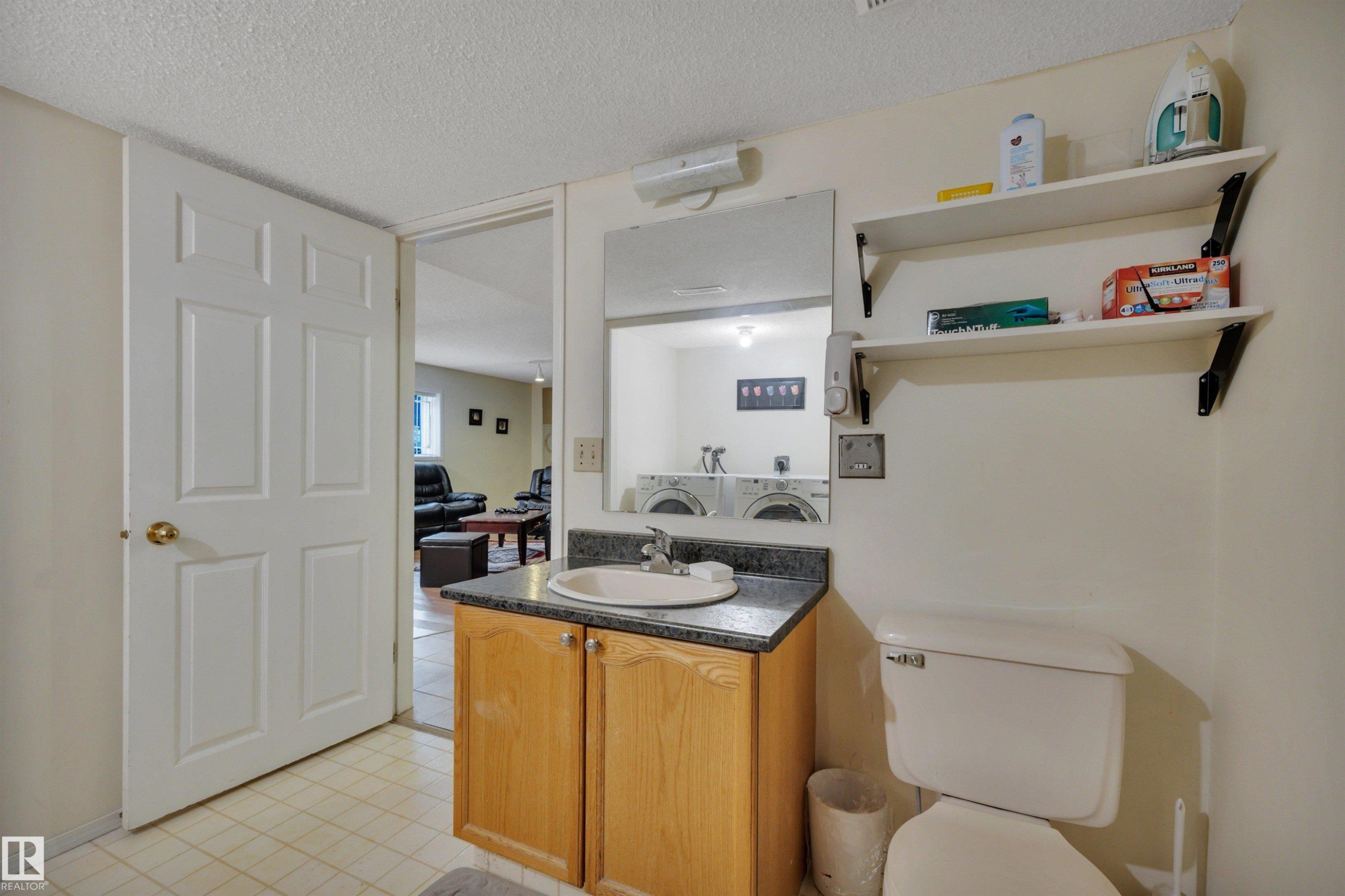 18920 78 Avenue Nw, Edmonton, AB - Indoor Photo Showing Bathroom