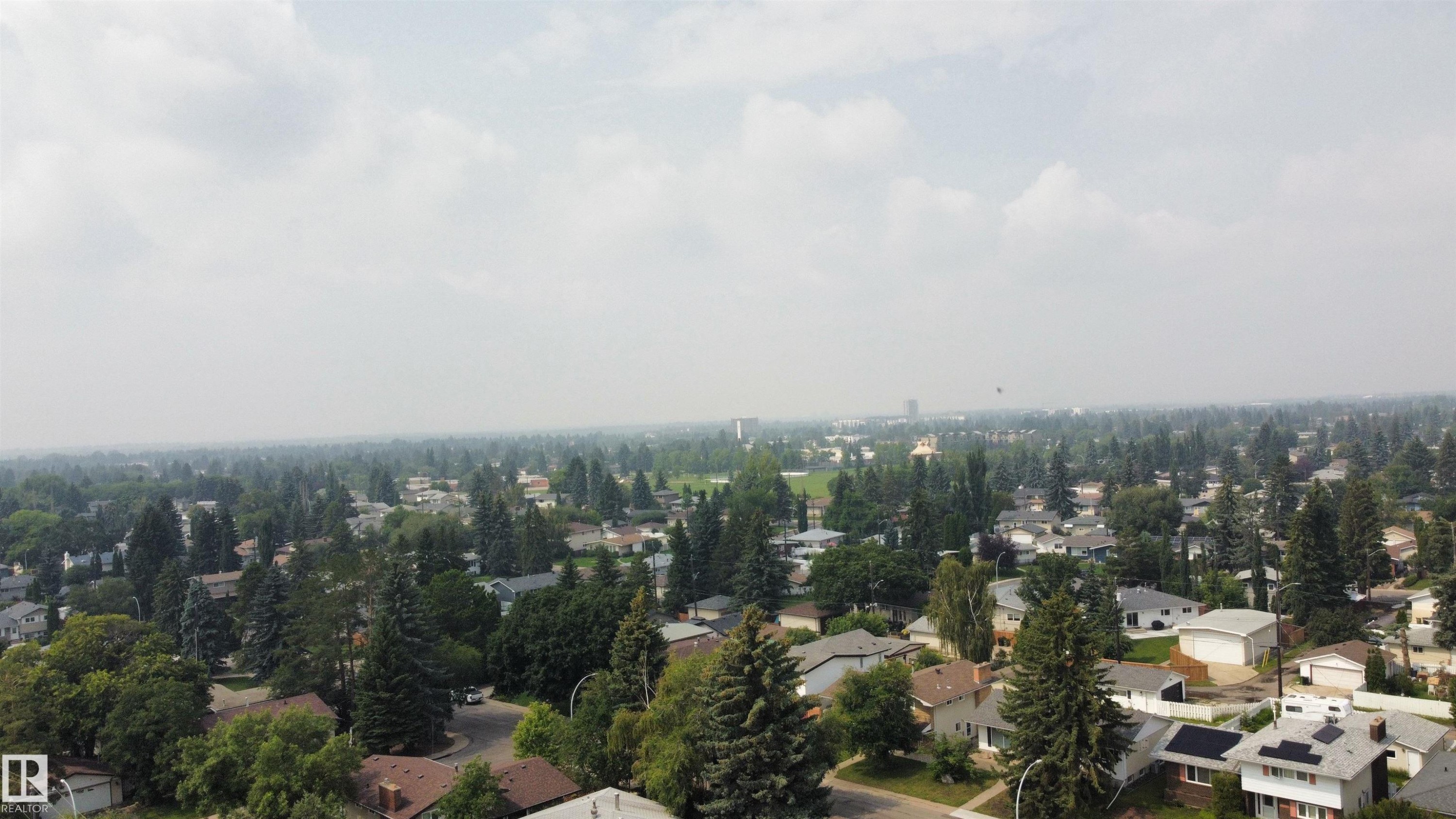 Image quality insufficient for description - 11131 35A Avenue Nw, Edmonton, AB - Outdoor With View