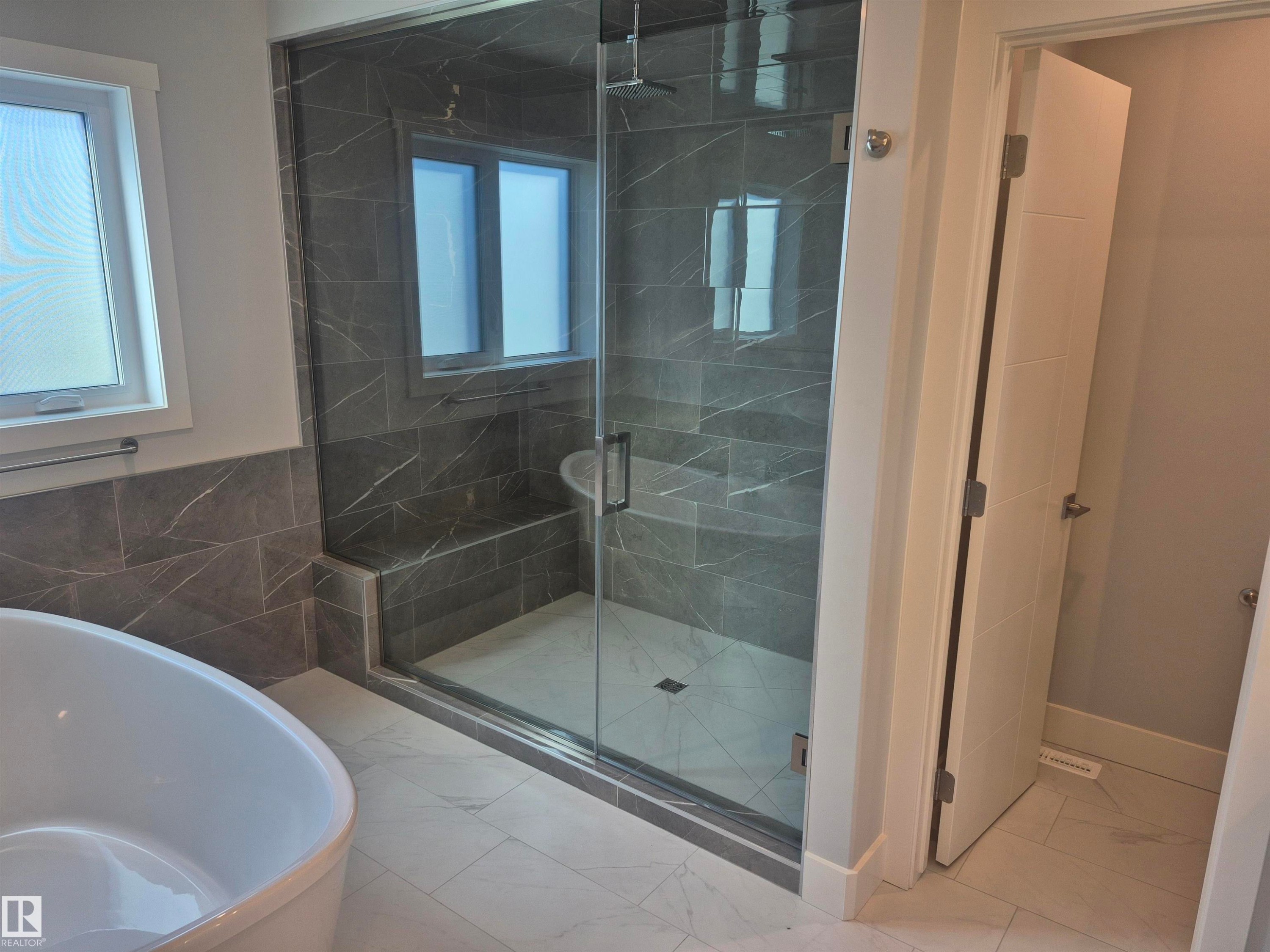 9515 75 Avenue Nw, Edmonton, AB