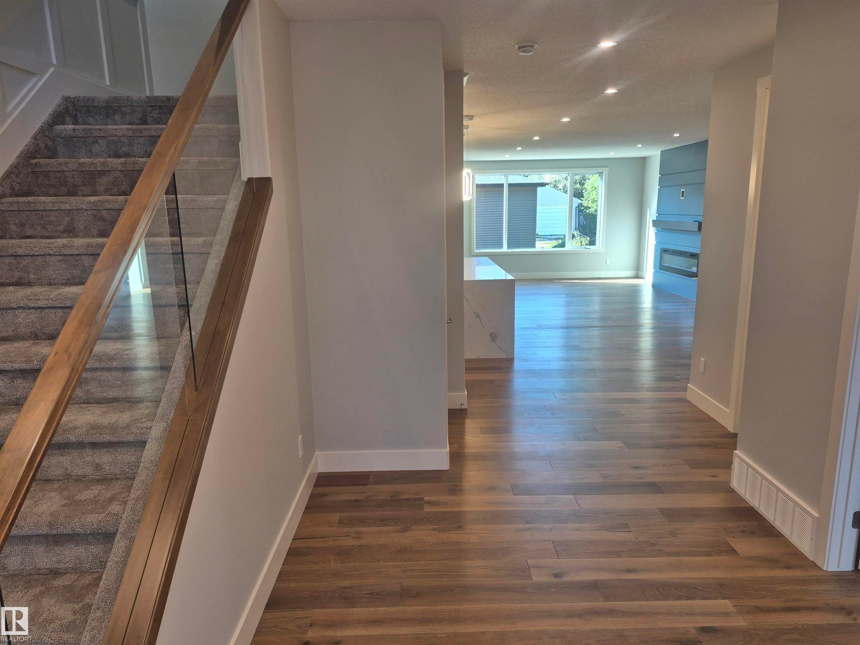9515 75 Avenue Nw, Edmonton, AB