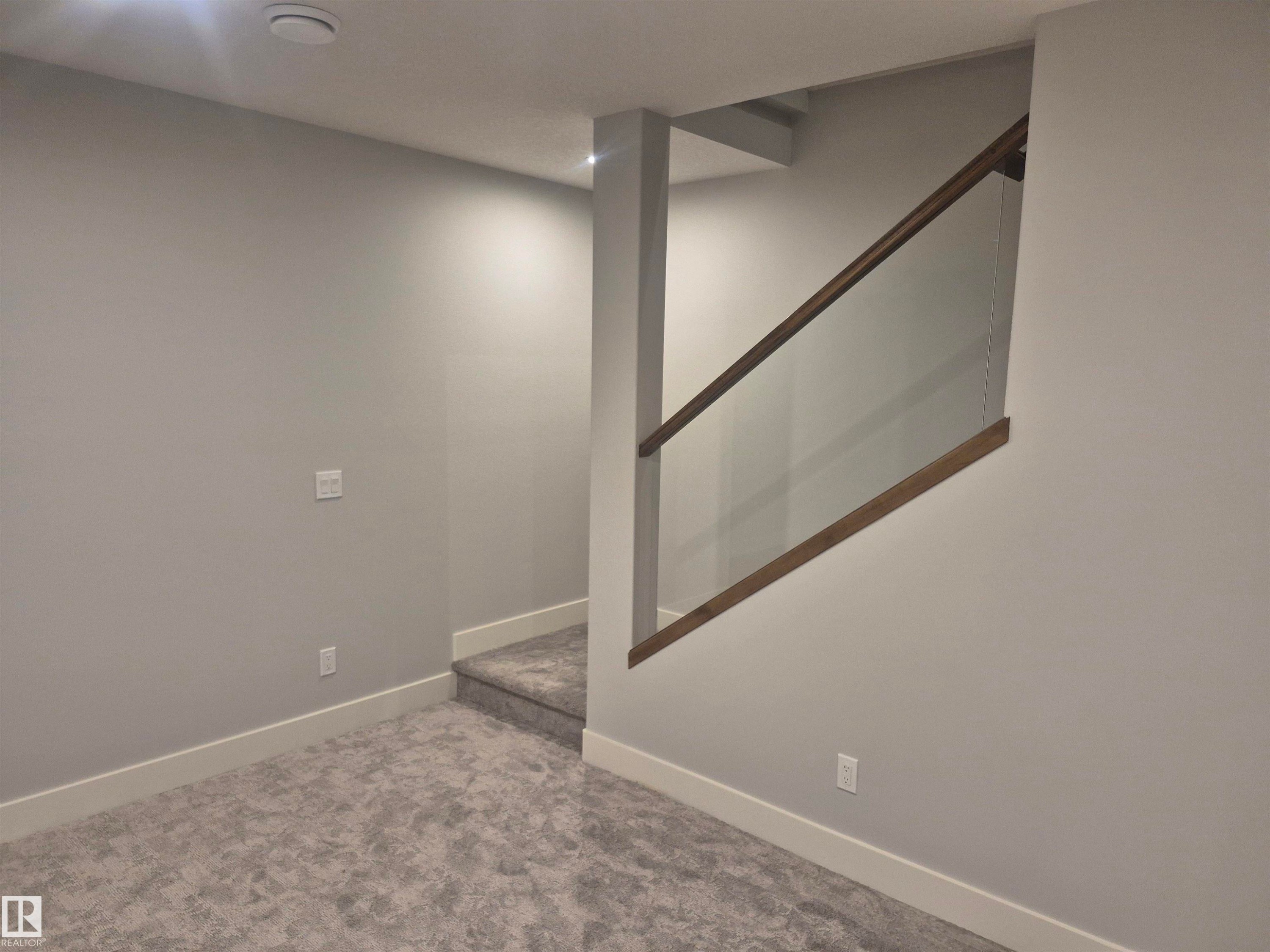 9515 75 Avenue Nw, Edmonton, AB
