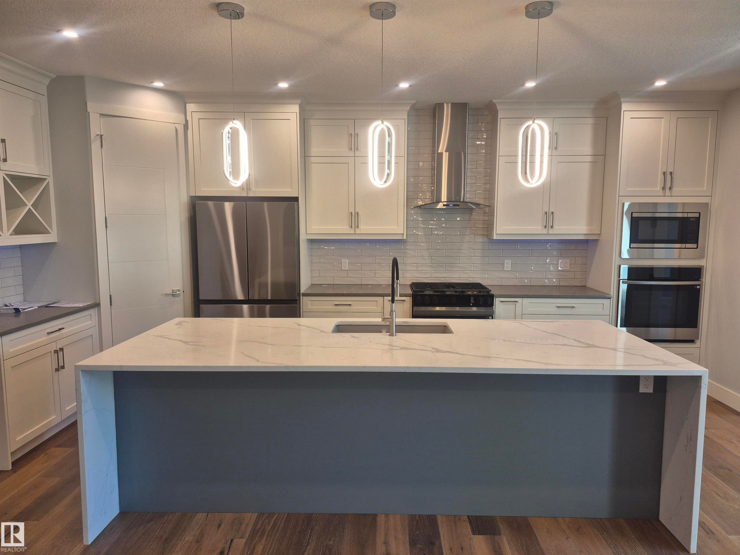9515 75 Avenue Nw, Edmonton, AB
