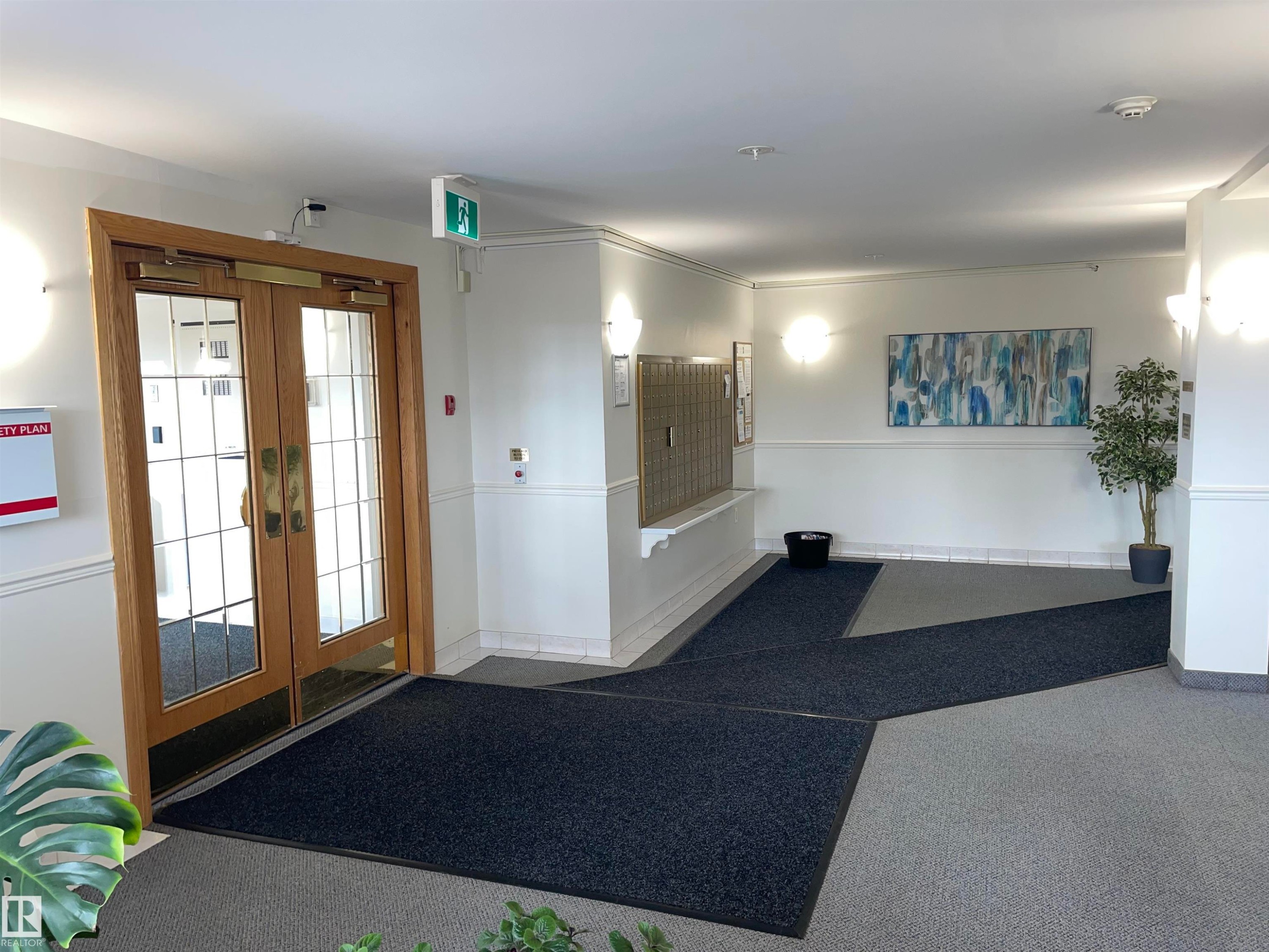 #305 11716 100 Av Nw, Edmonton, AB
