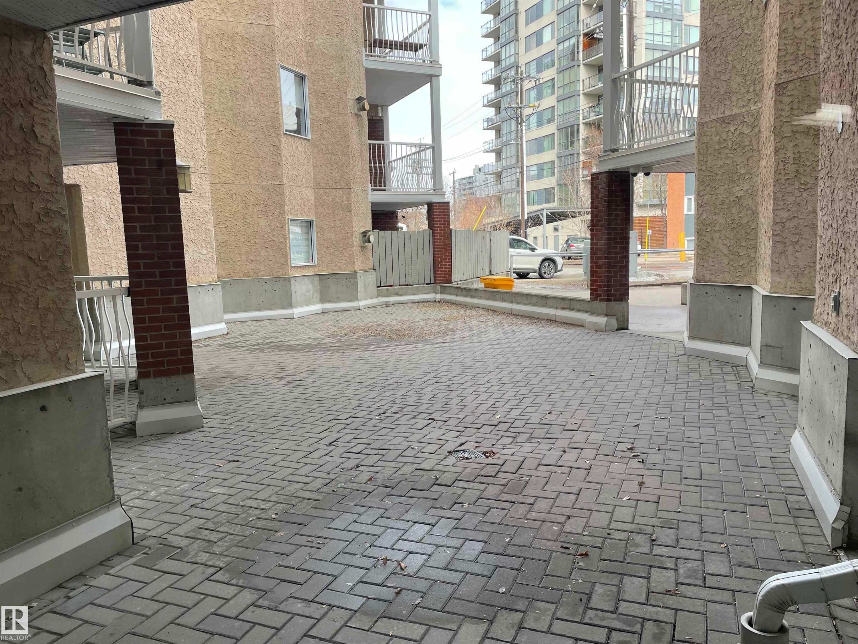 #305 11716 100 Av Nw, Edmonton, AB