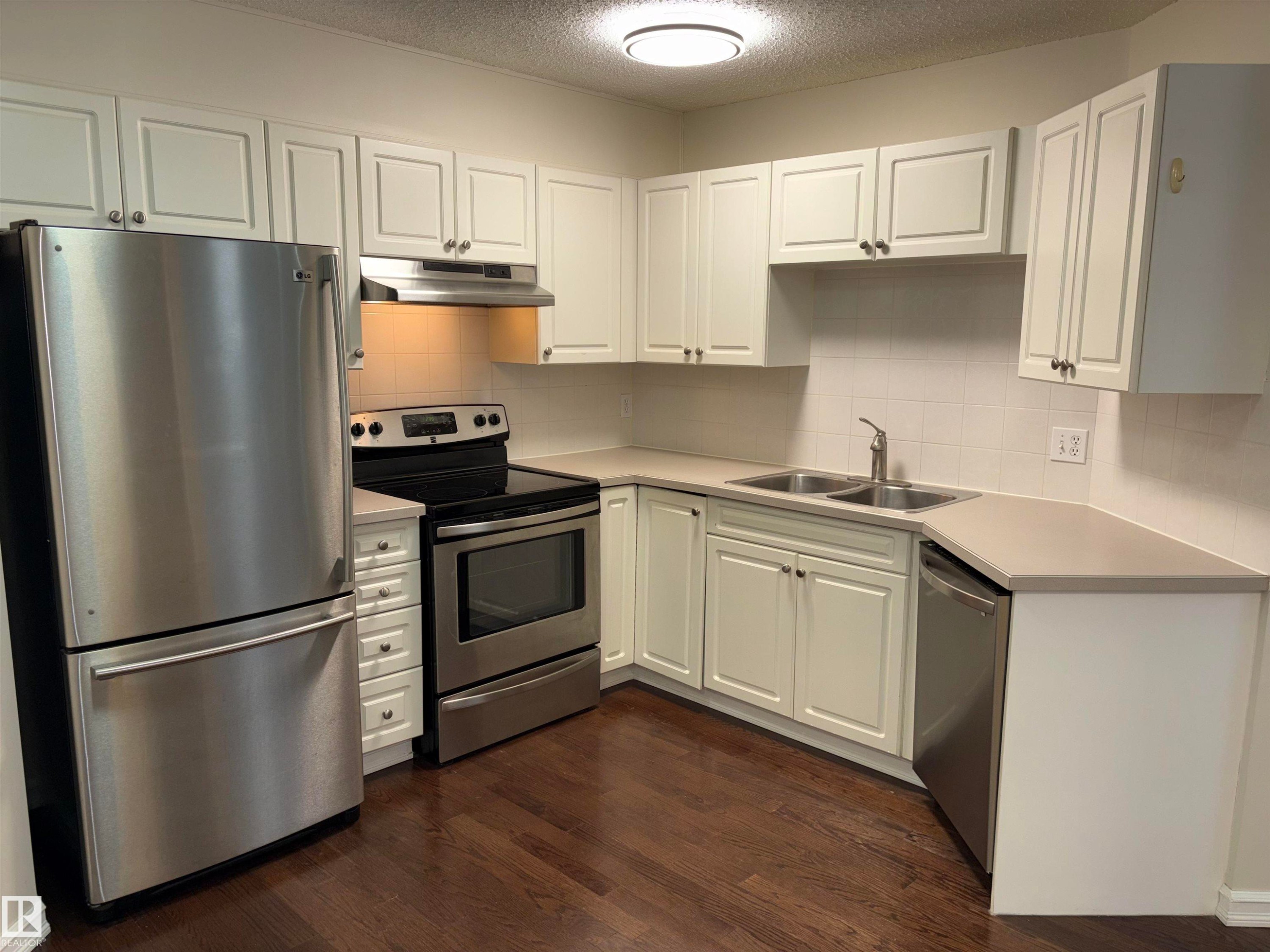 #305 11716 100 Av Nw, Edmonton, AB