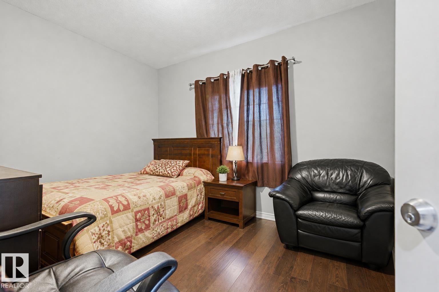 11827 56 Street Nw, Edmonton, AB