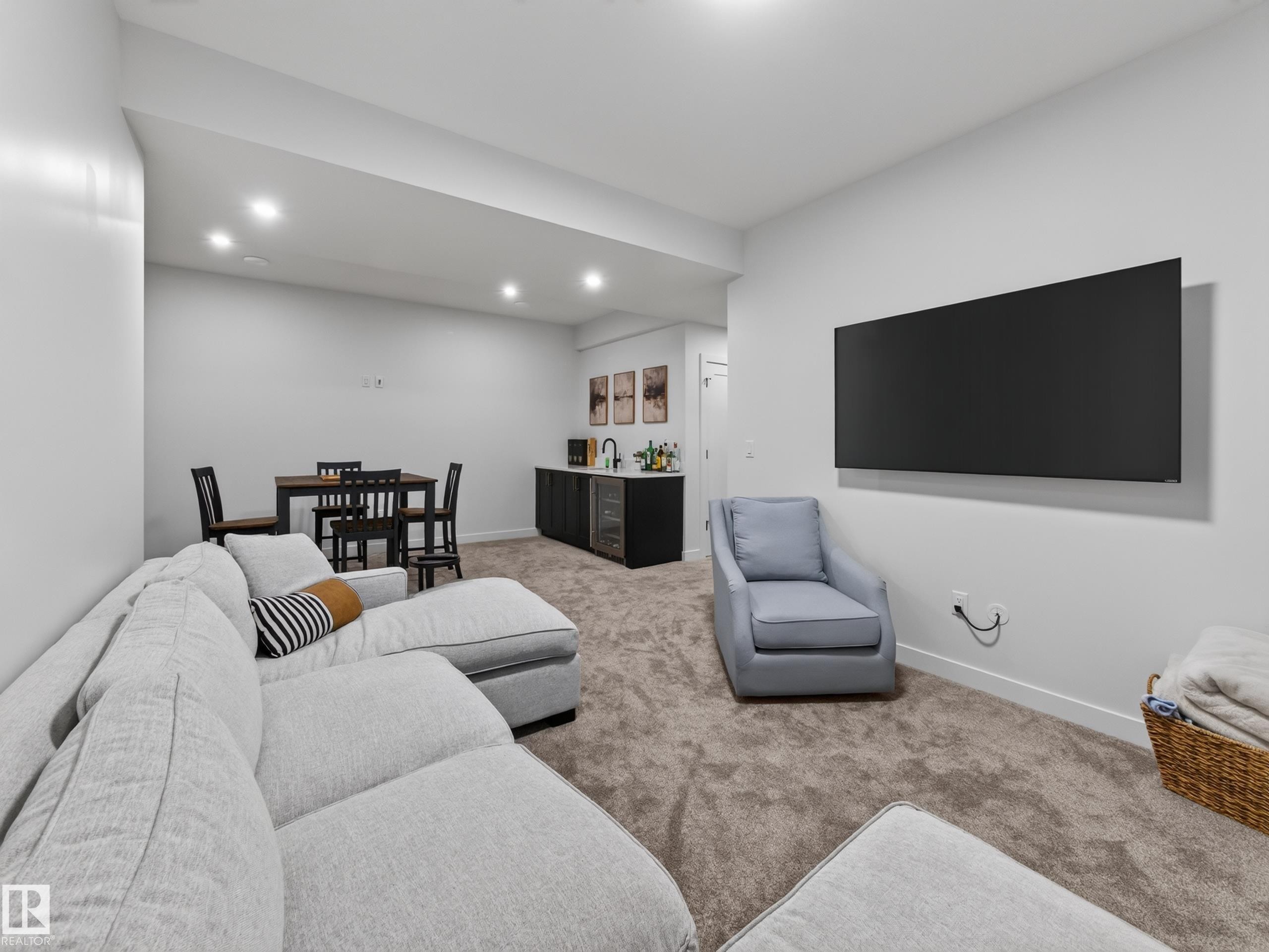 9624 99A Street Nw, Edmonton, AB