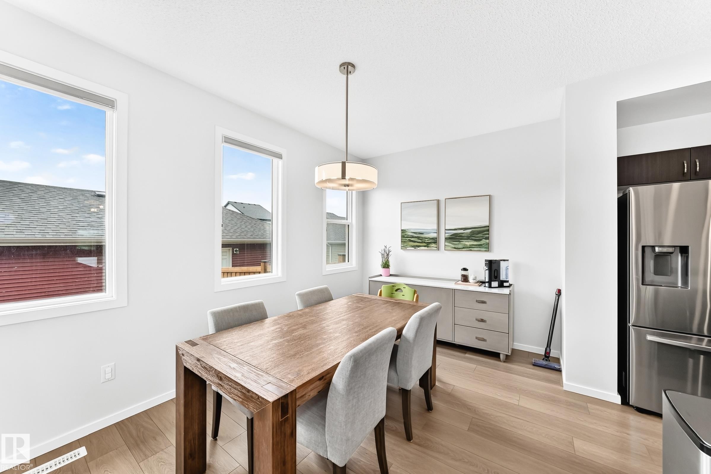 5233 22 Avenue Sw, Edmonton, AB