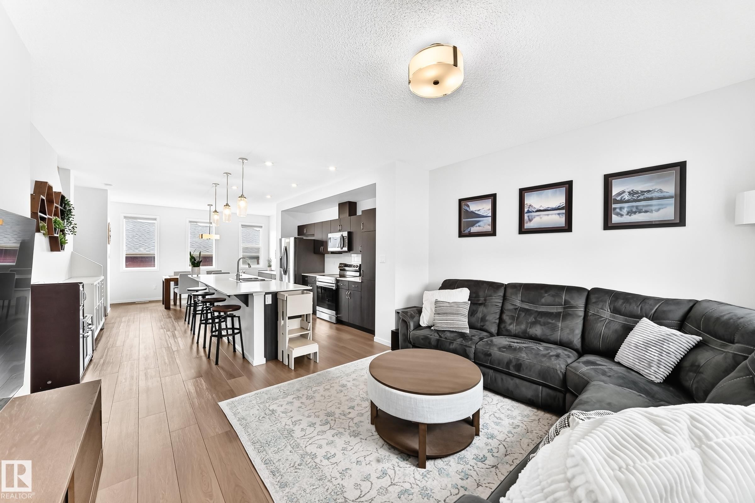 5233 22 Avenue Sw, Edmonton, AB