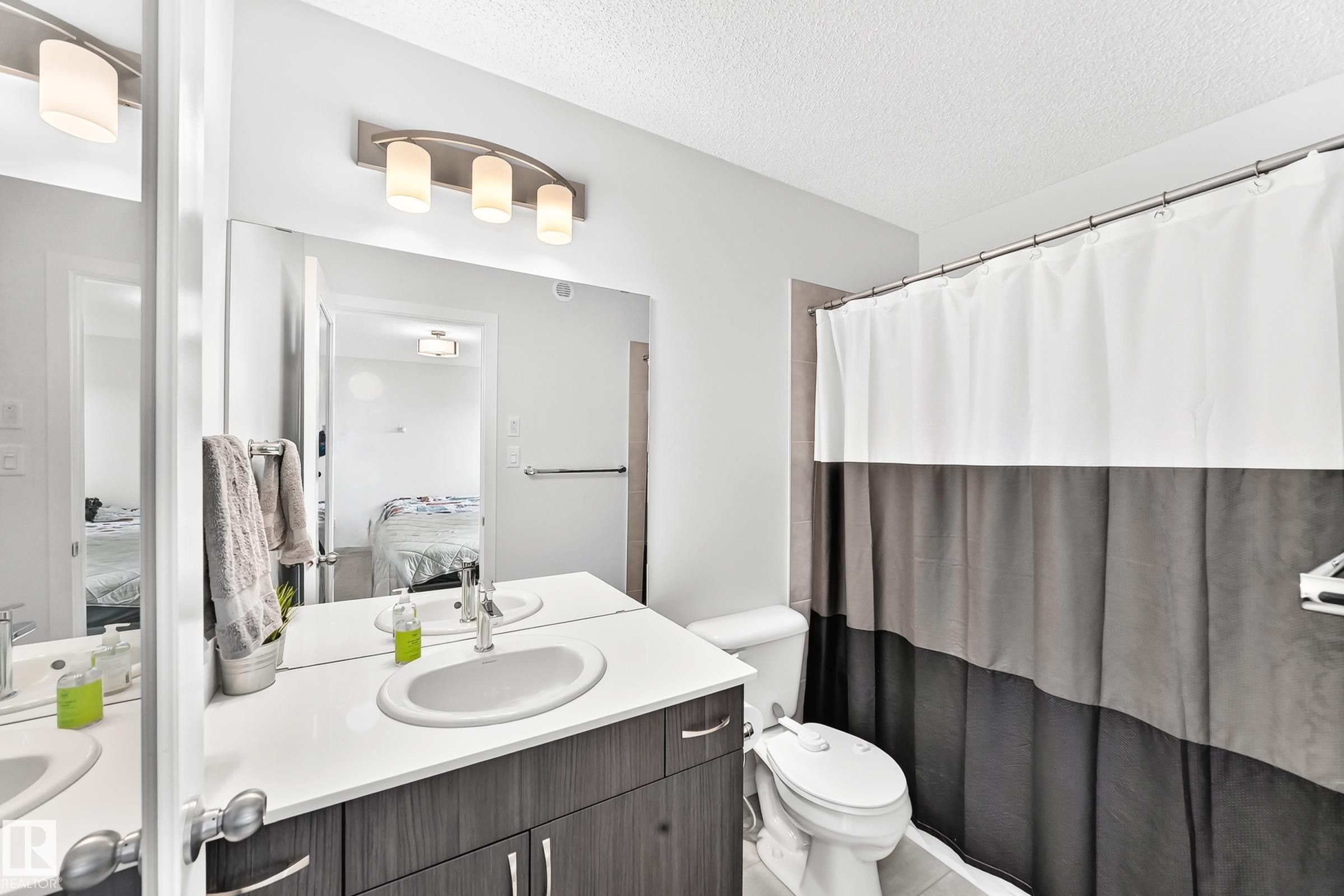 5233 22 Avenue Sw, Edmonton, AB
