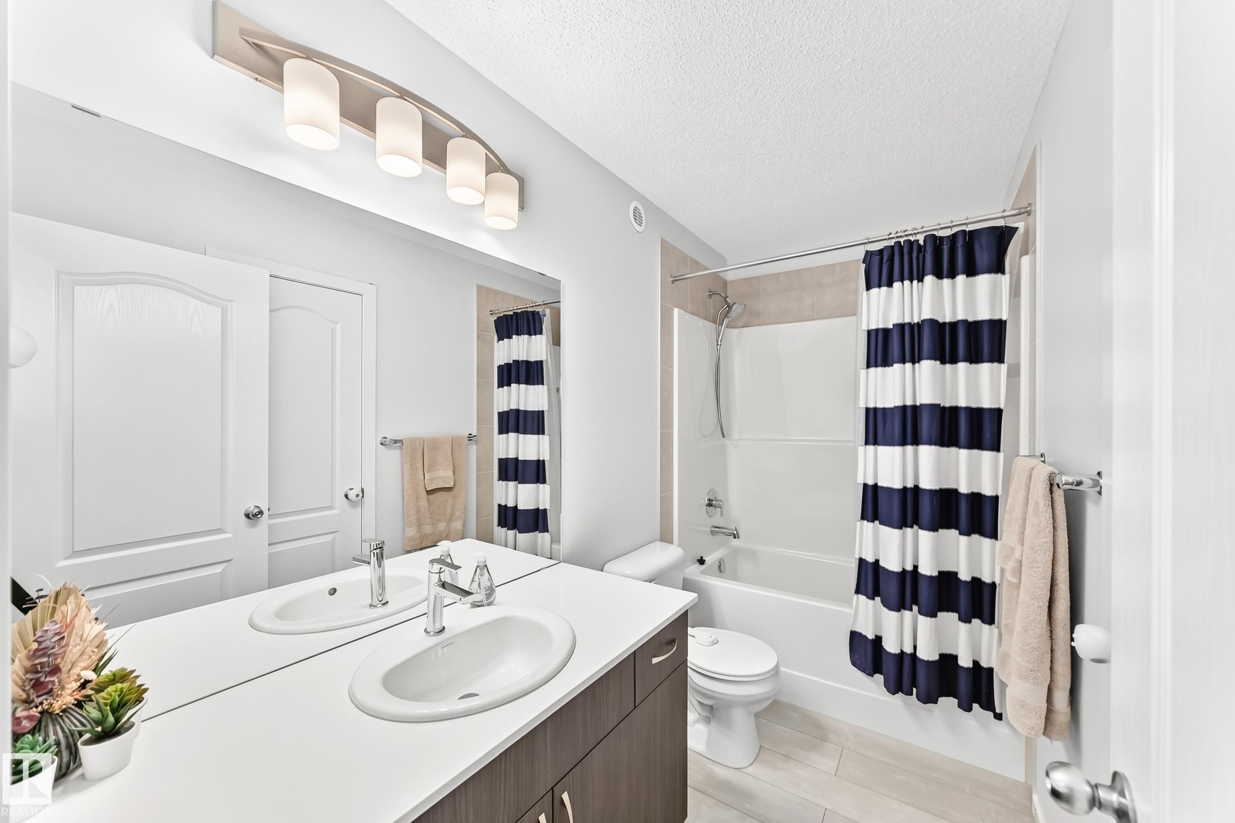 5233 22 Avenue Sw, Edmonton, AB