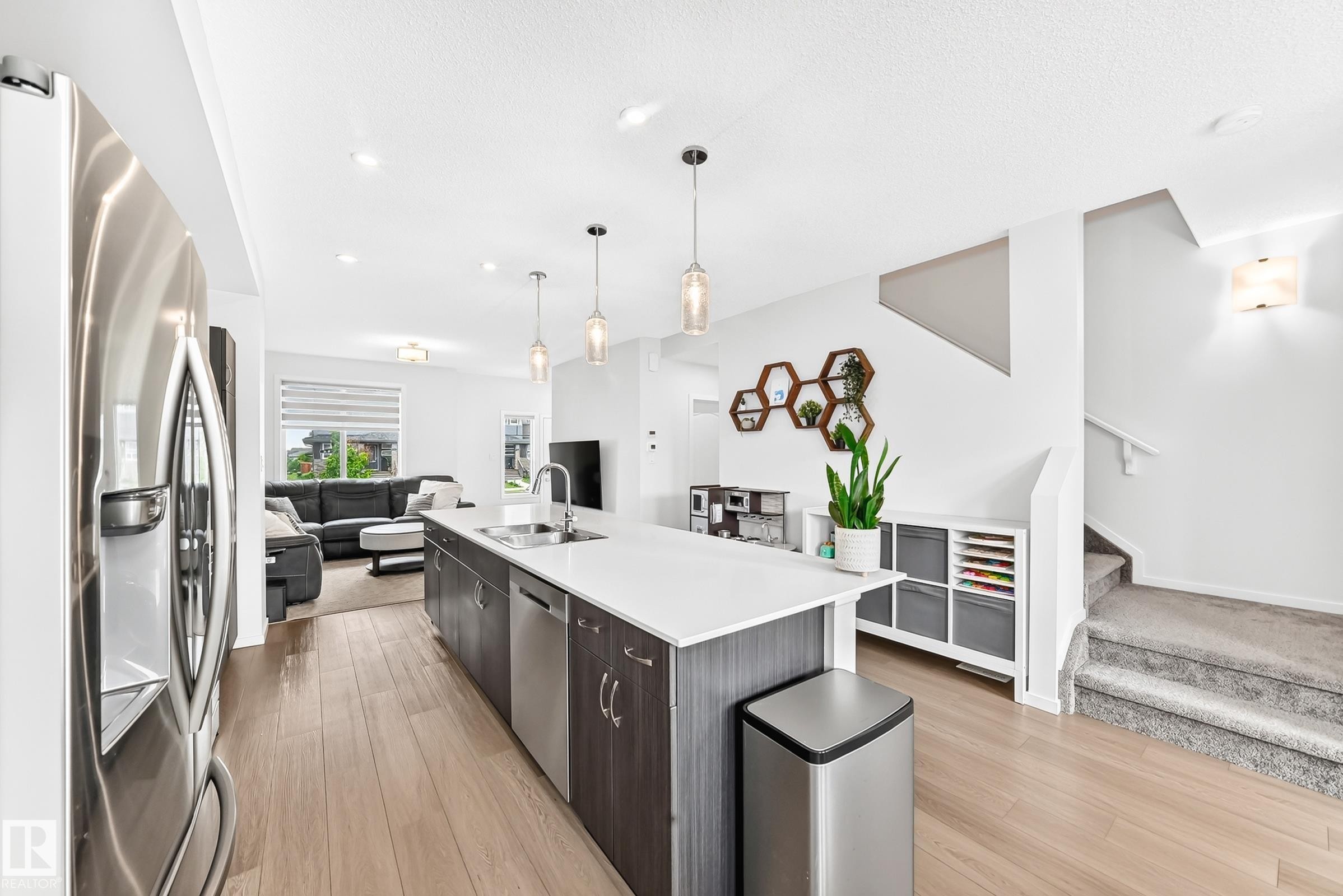 5233 22 Avenue Sw, Edmonton, AB