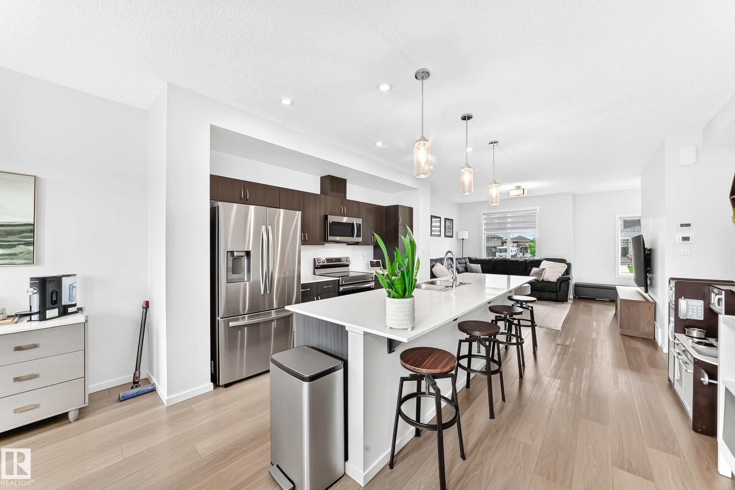 5233 22 Avenue Sw, Edmonton, AB