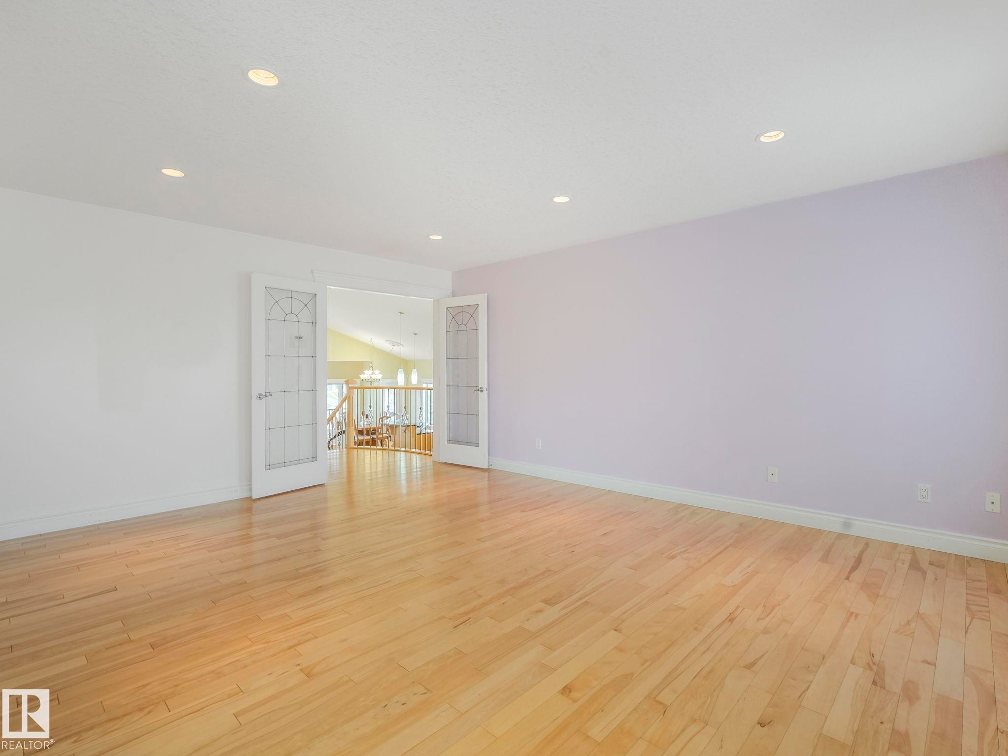 7504 161A Avenue Nw, Edmonton, AB - Indoor Photo Showing Other Room