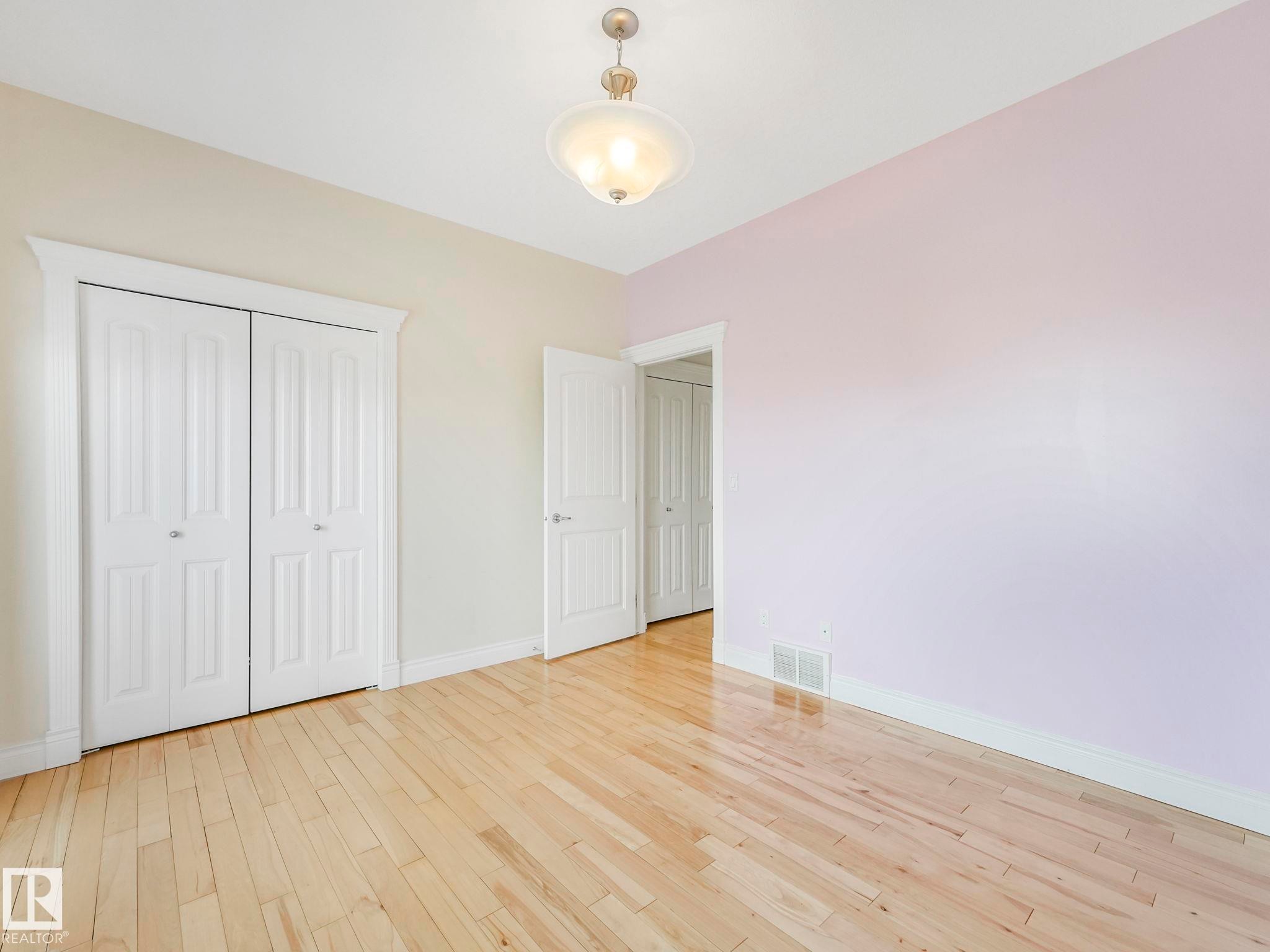7504 161A Avenue Nw, Edmonton, AB - Indoor Photo Showing Other Room