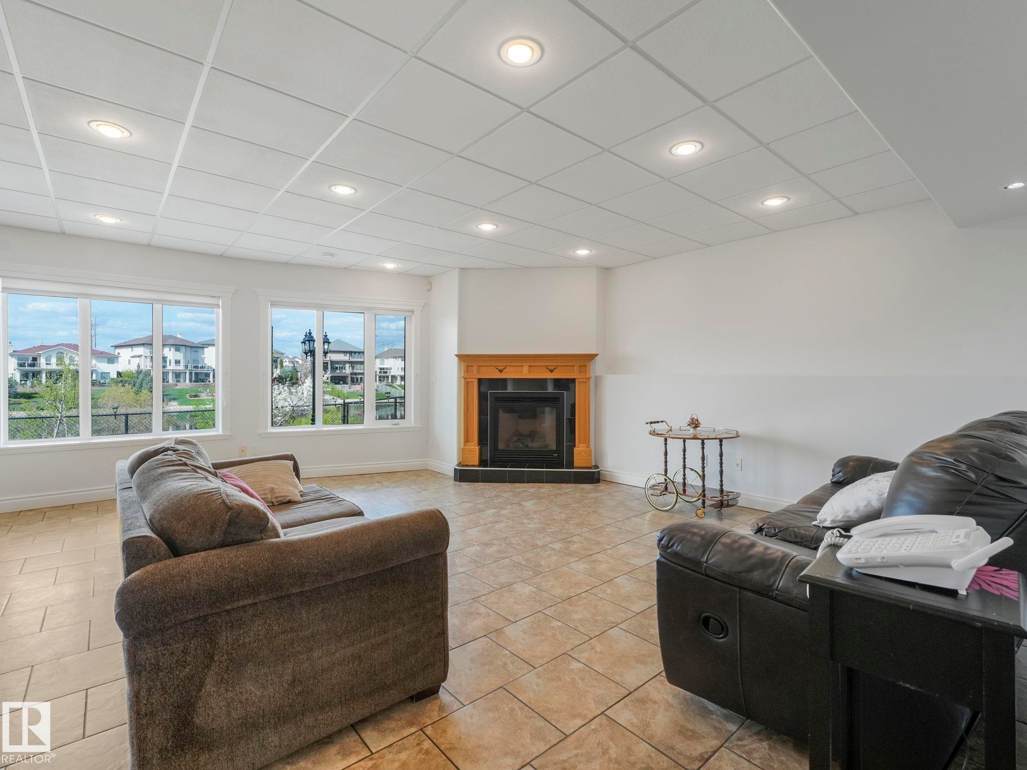 7504 161A Avenue Nw, Edmonton, AB - Indoor With Fireplace