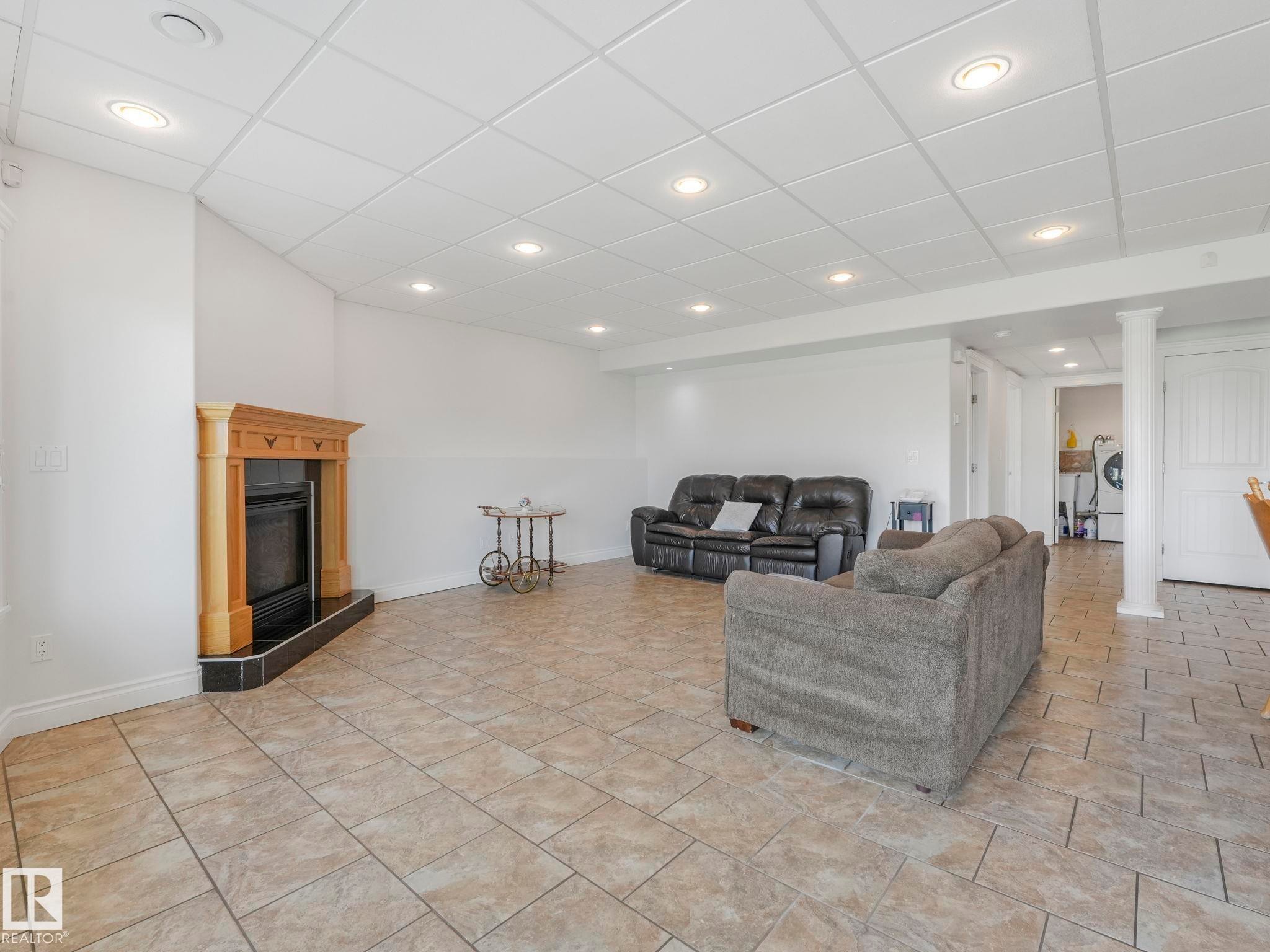 7504 161A Avenue Nw, Edmonton, AB - Indoor With Fireplace