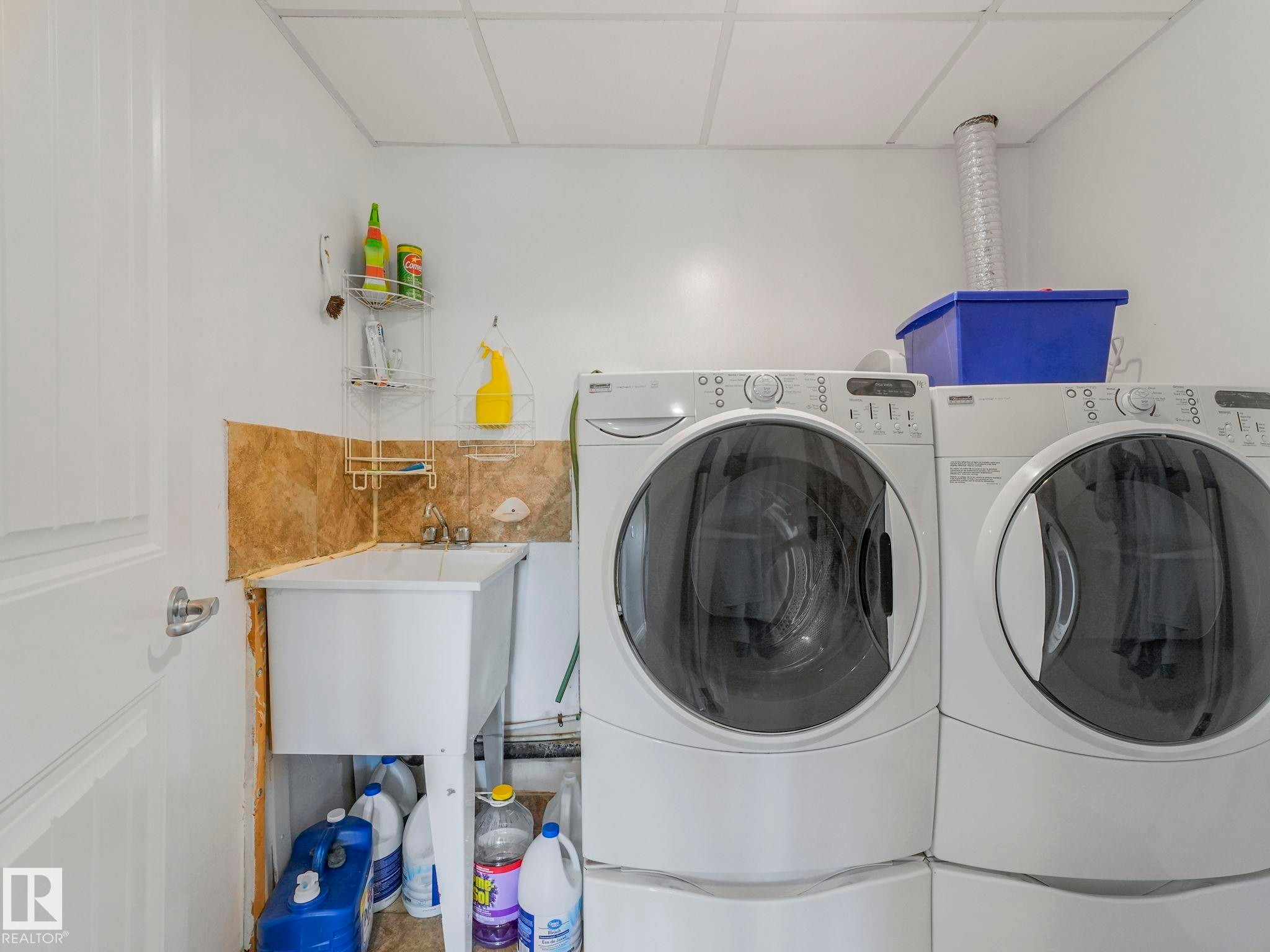 7504 161A Avenue Nw, Edmonton, AB - Indoor Photo Showing Laundry Room