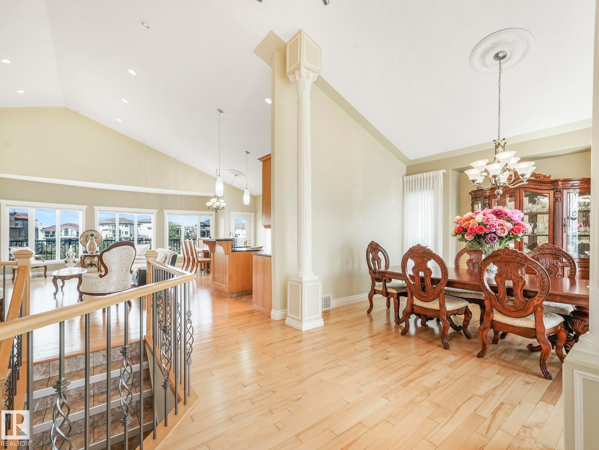 7504 161A Avenue Nw, Edmonton, AB - Indoor Photo Showing Dining Room