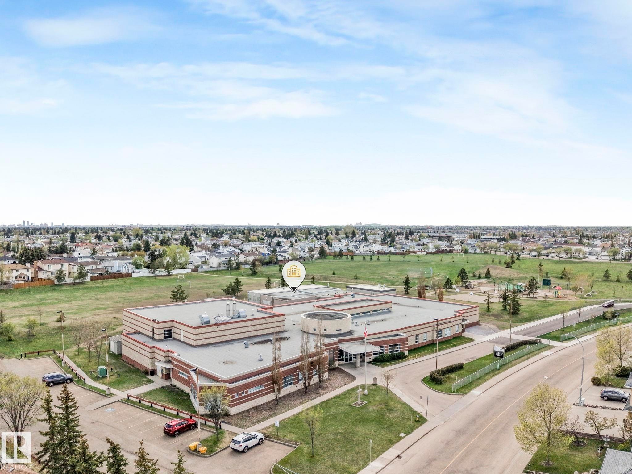 7504 161A Avenue Nw, Edmonton, AB - Outdoor With View