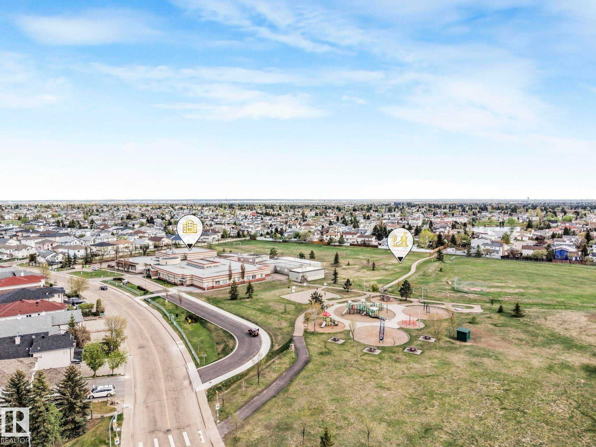 7504 161A Avenue Nw, Edmonton, AB - Outdoor With View