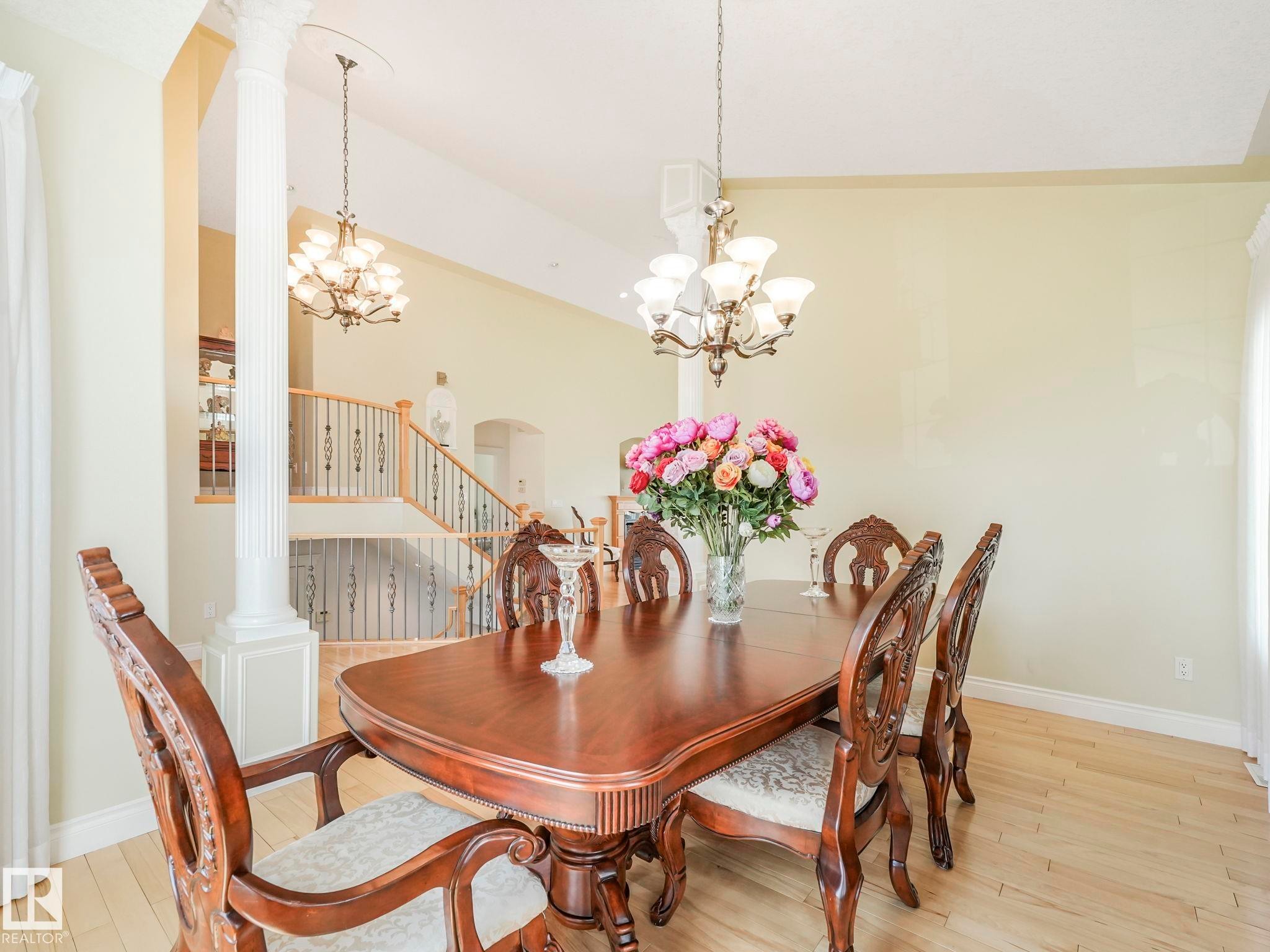 7504 161A Avenue Nw, Edmonton, AB - Indoor Photo Showing Dining Room