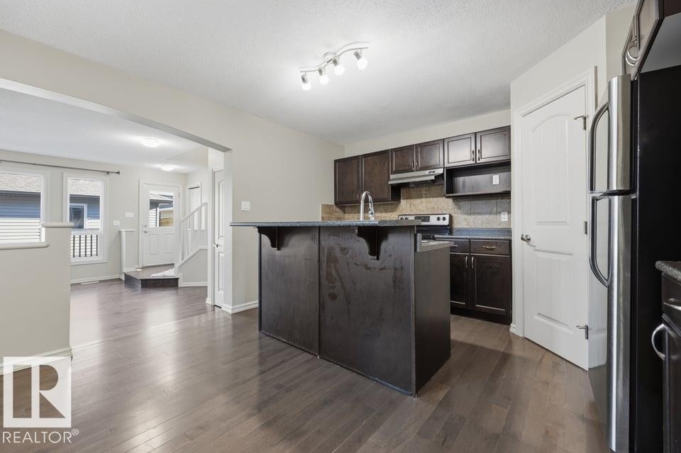 1526 35B Av Nw, Edmonton, AB