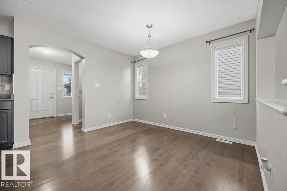 1526 35B Av Nw, Edmonton, AB
