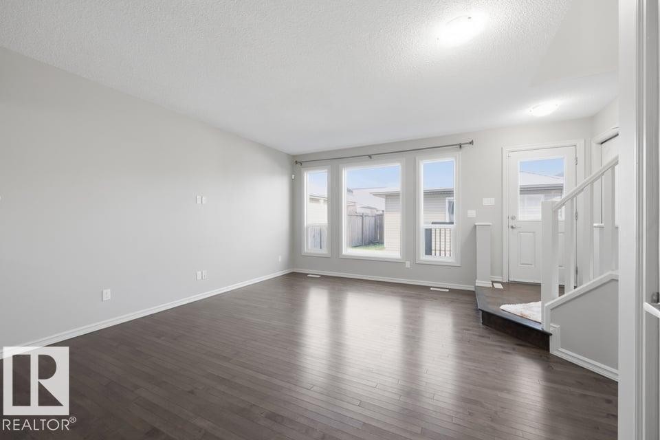 1526 35B Av Nw, Edmonton, AB
