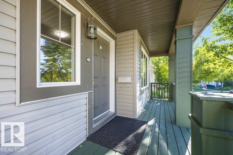 1526 35B Av Nw, Edmonton, AB