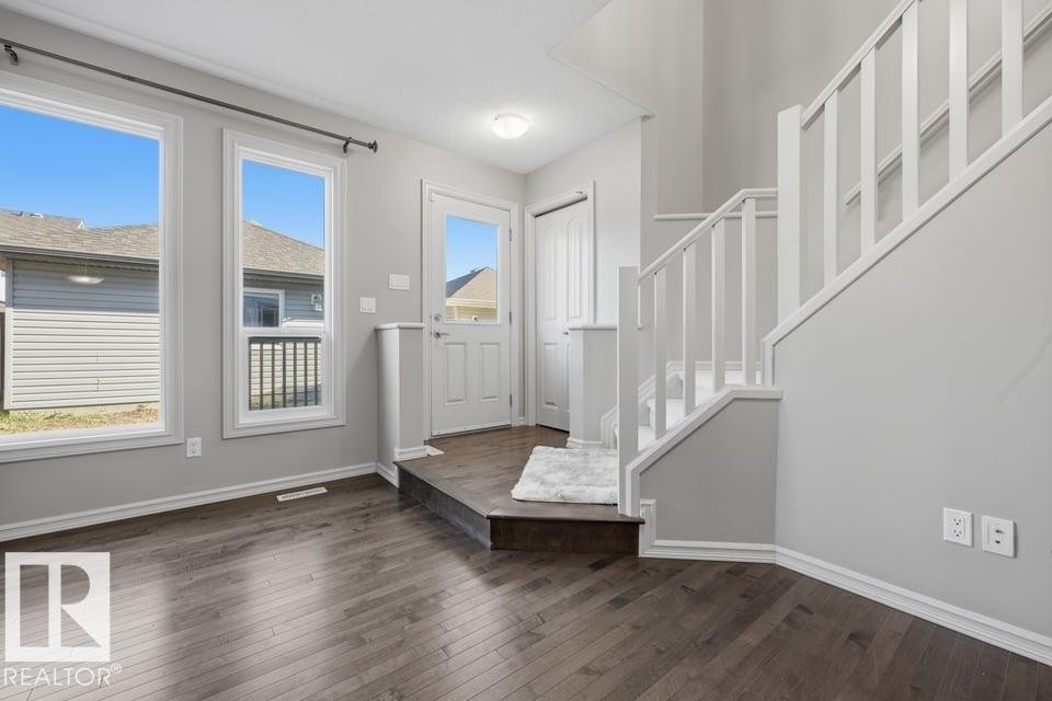 1526 35B Av Nw, Edmonton, AB