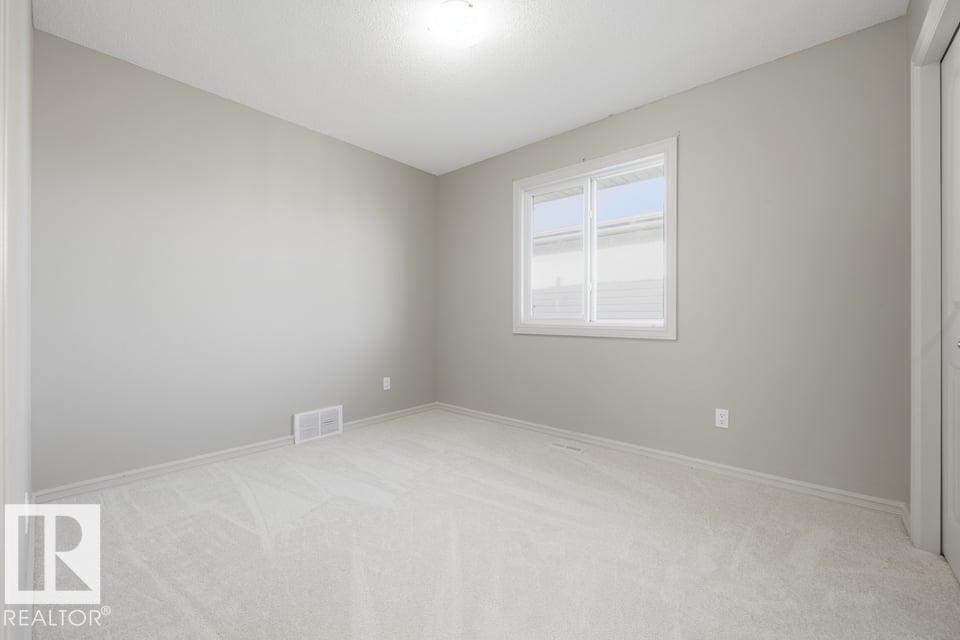 1526 35B Av Nw, Edmonton, AB