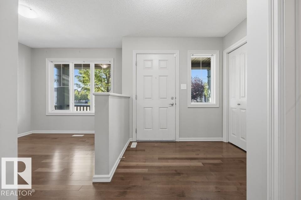 1526 35B Av Nw, Edmonton, AB