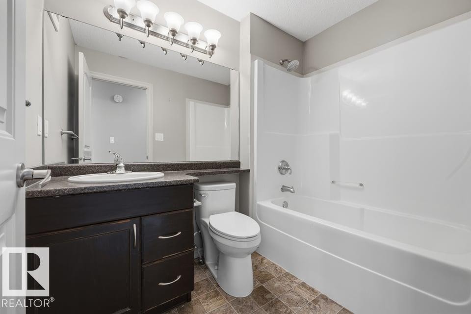 1526 35B Av Nw, Edmonton, AB