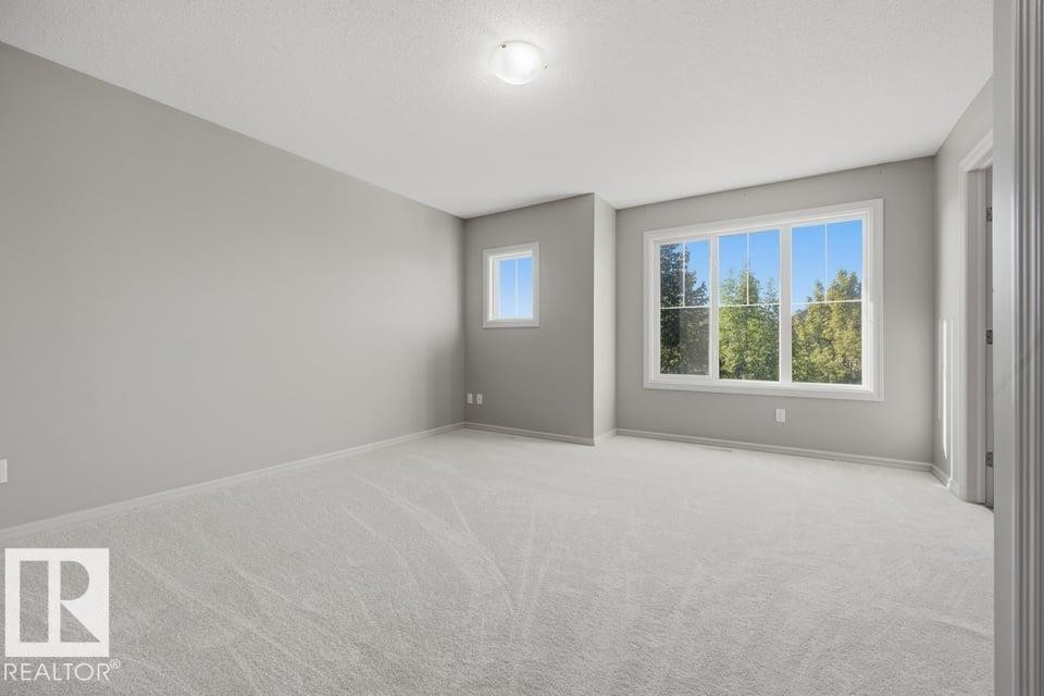 1526 35B Av Nw, Edmonton, AB