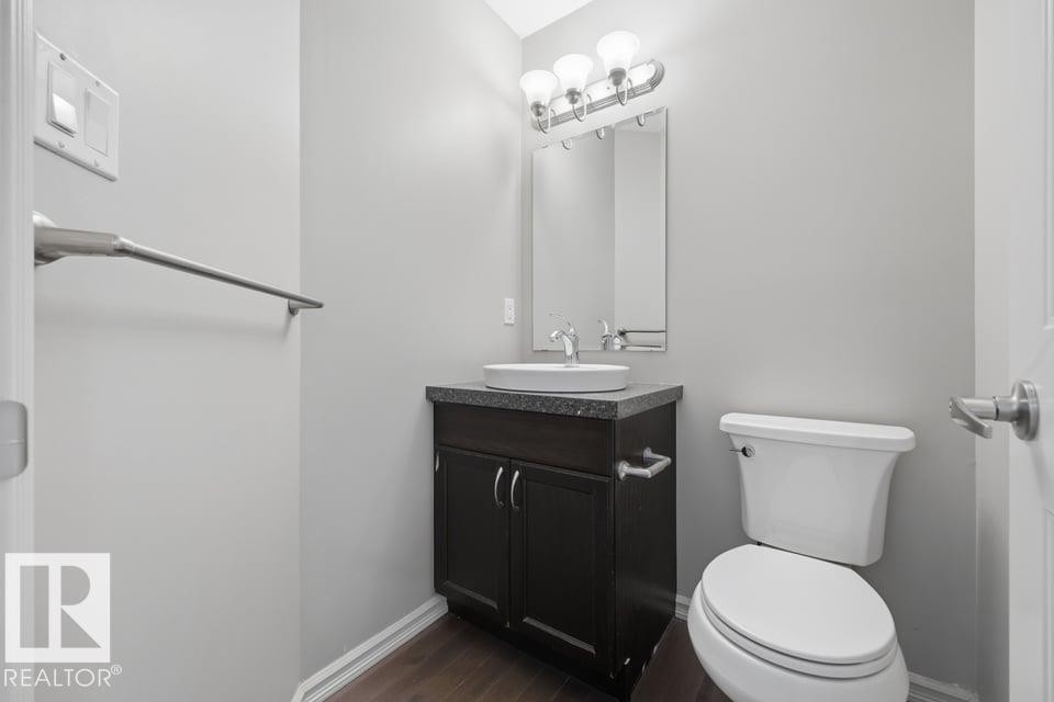 1526 35B Av Nw, Edmonton, AB