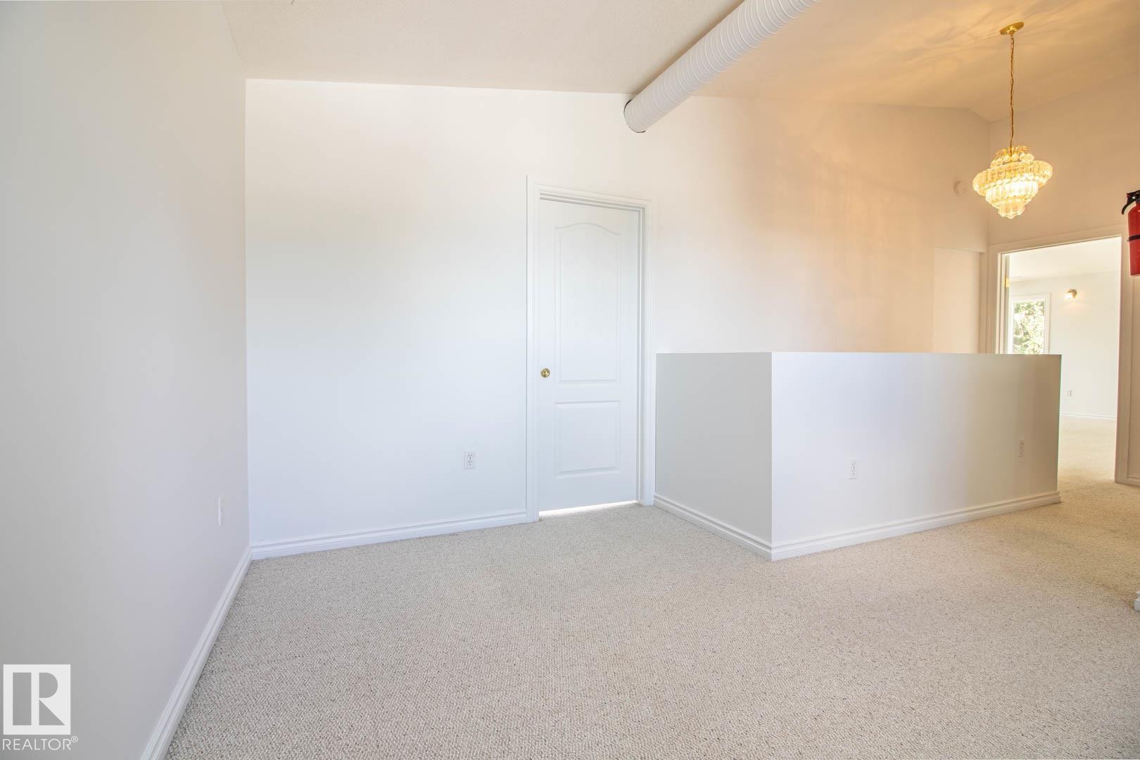 6804 102A Avenue Nw, Edmonton, AB