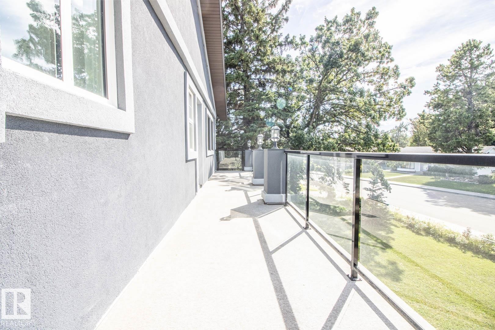 6804 102A Avenue Nw, Edmonton, AB