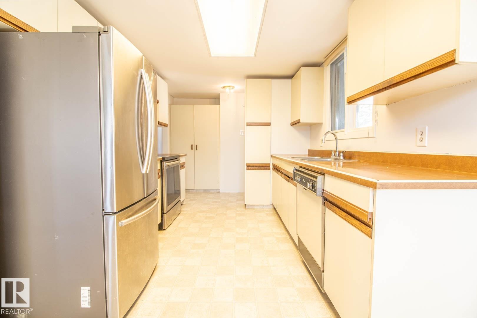 6804 102A Avenue Nw, Edmonton, AB