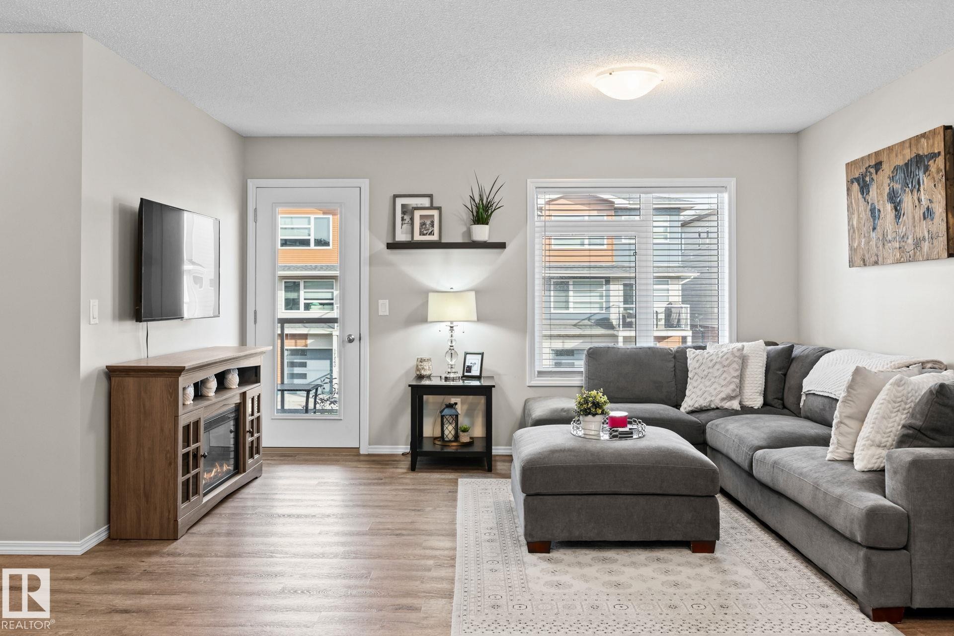 17253 9A Avenue Sw, Edmonton, AB