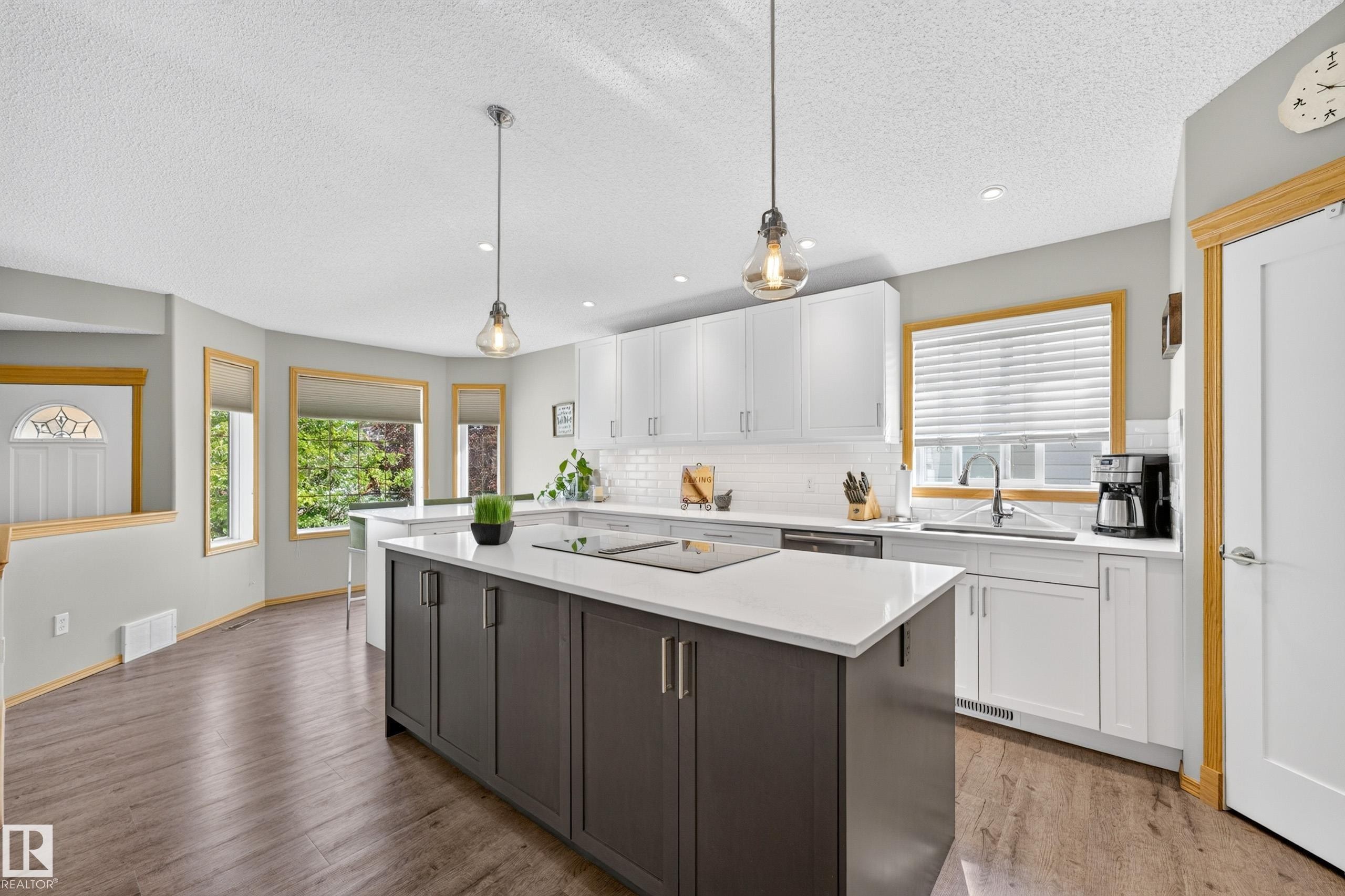 8329 171A Avenue Nw, Edmonton, AB